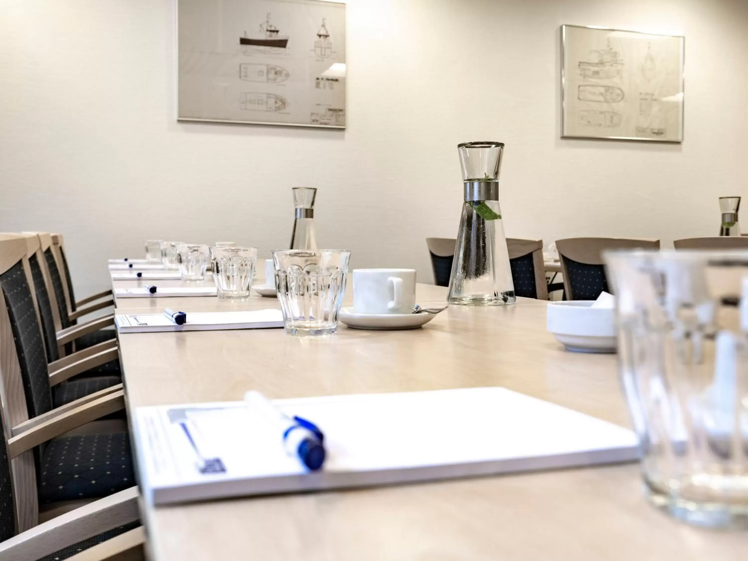 Business facilities, Restaurant/Places to Eat in Hotel Frederikshavn