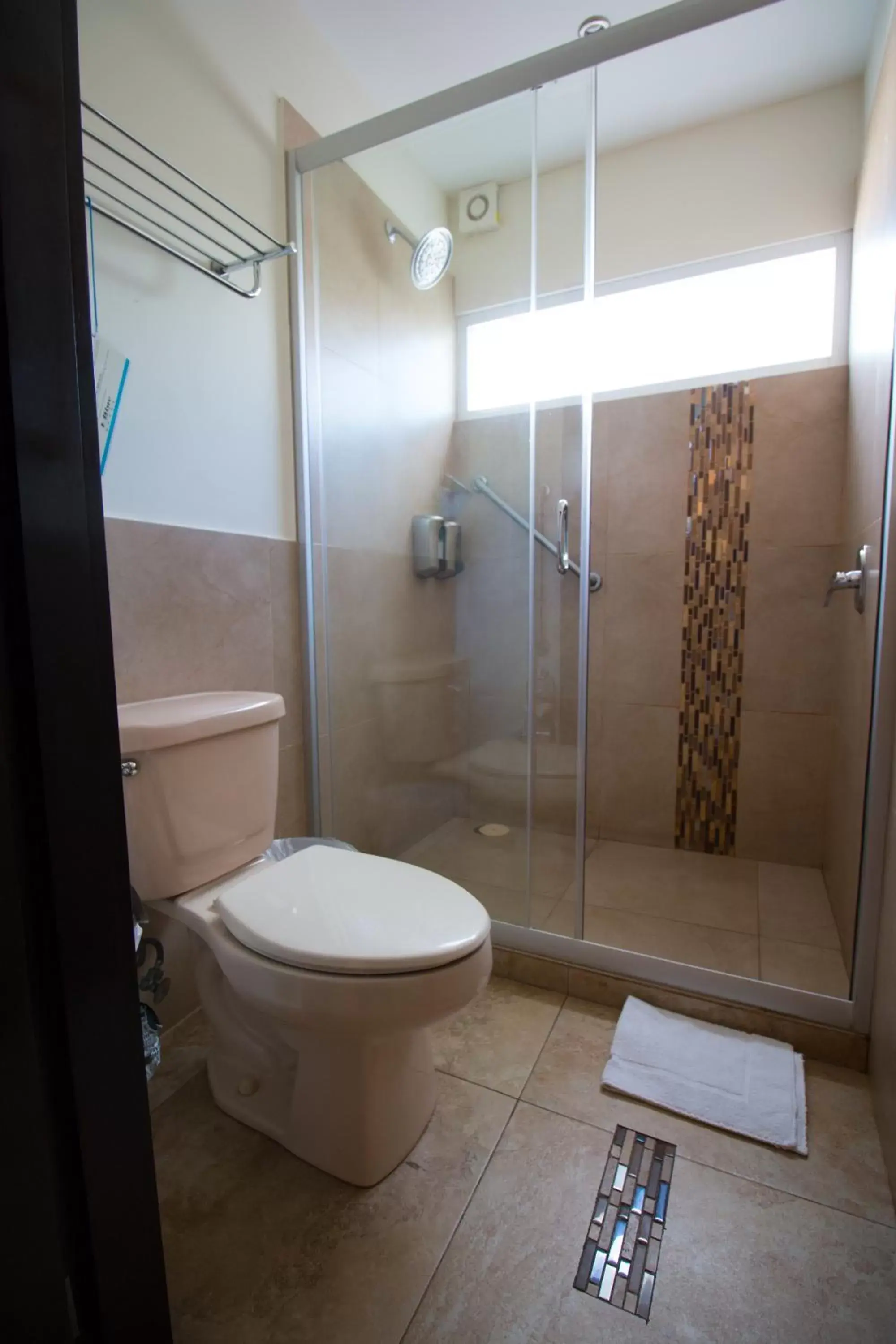Shower, Bathroom in Hotel HBlue