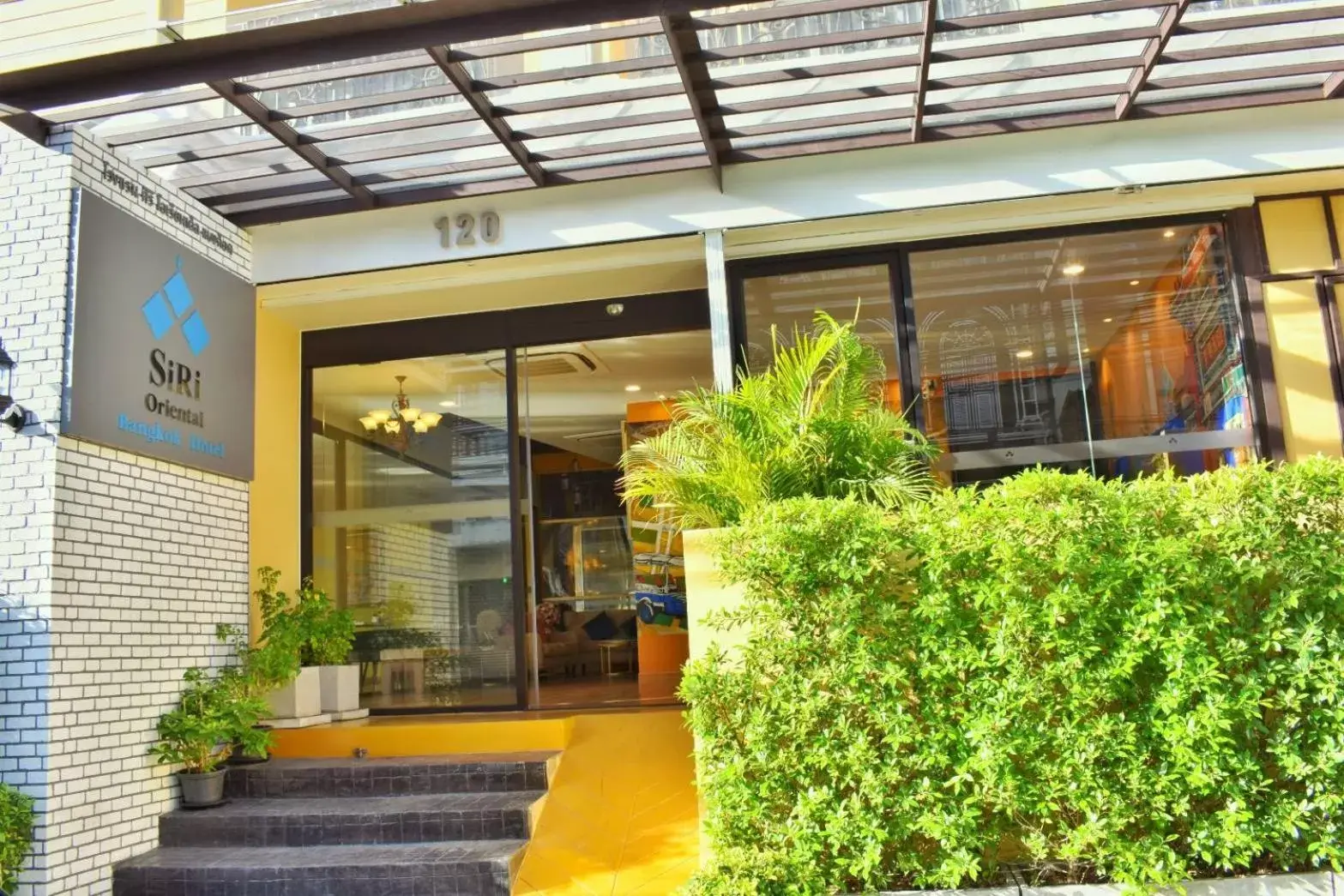 Facade/entrance in Siri Oriental Bangkok Hotel - SHA Extra Plus