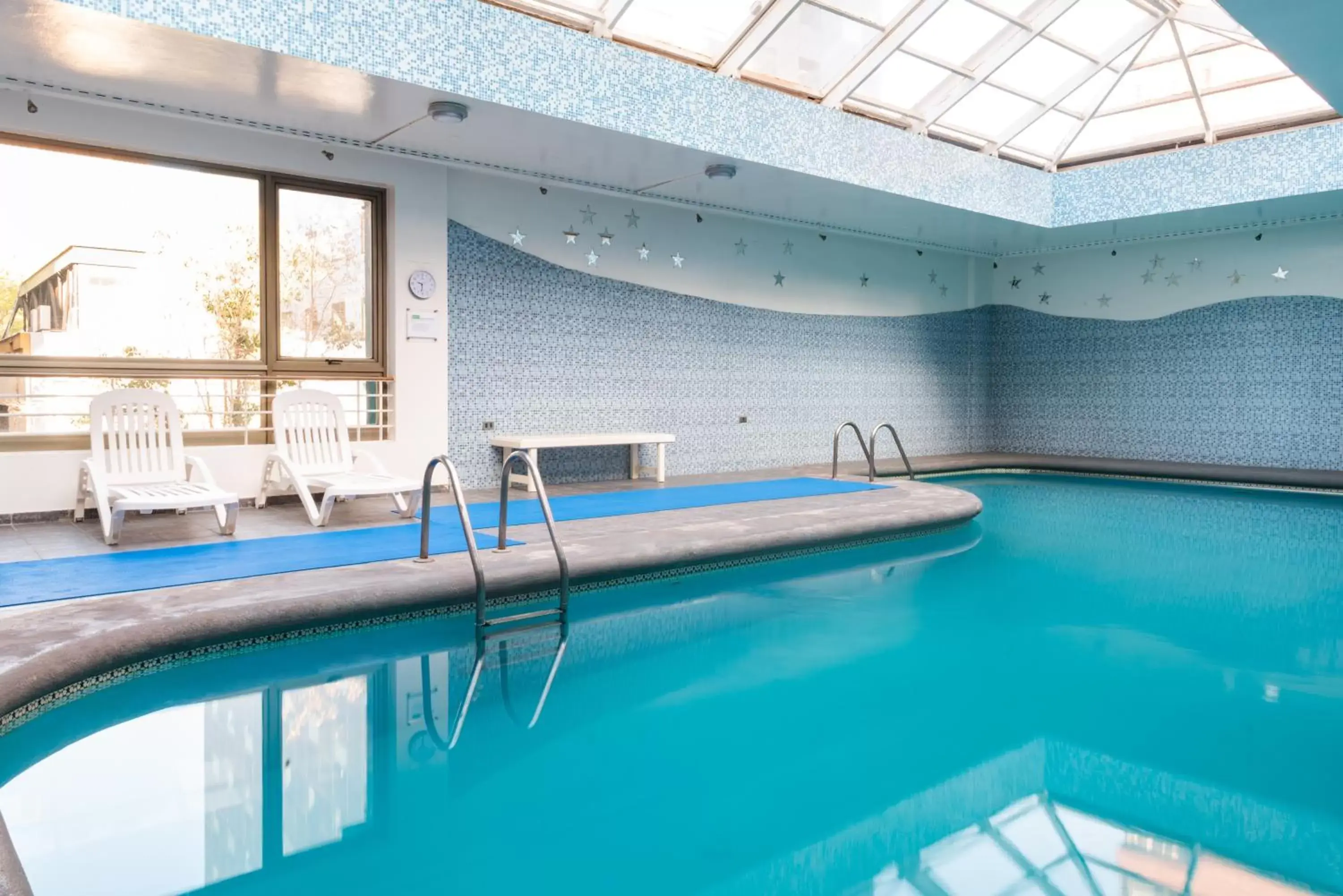 Swimming pool in MR Hotel Providencia (ex Hotel Neruda) Swimming pool in MR Hotel Providencia (ex Hotel Neruda)