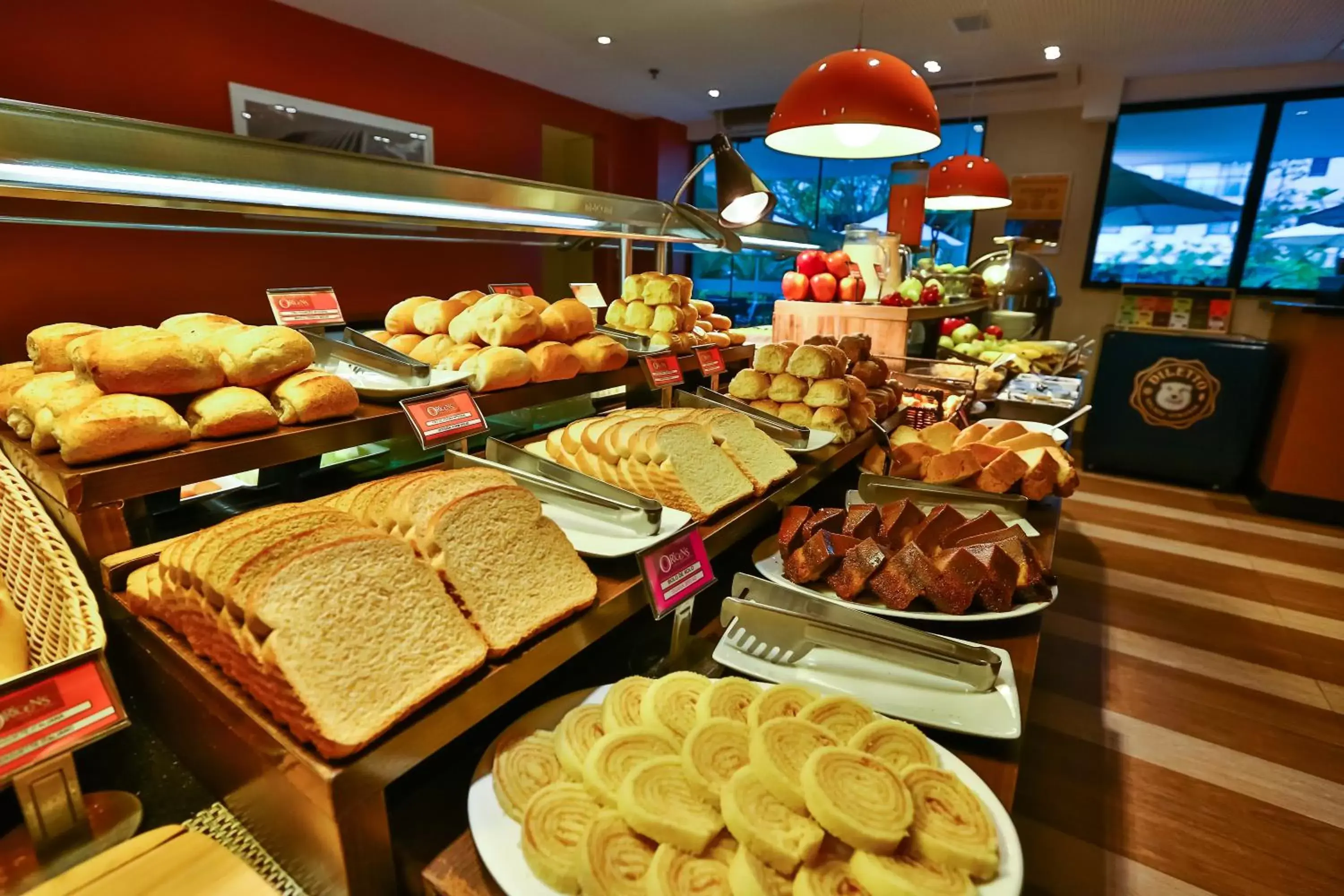 Buffet breakfast in Quality Hotel & Suites Brasília