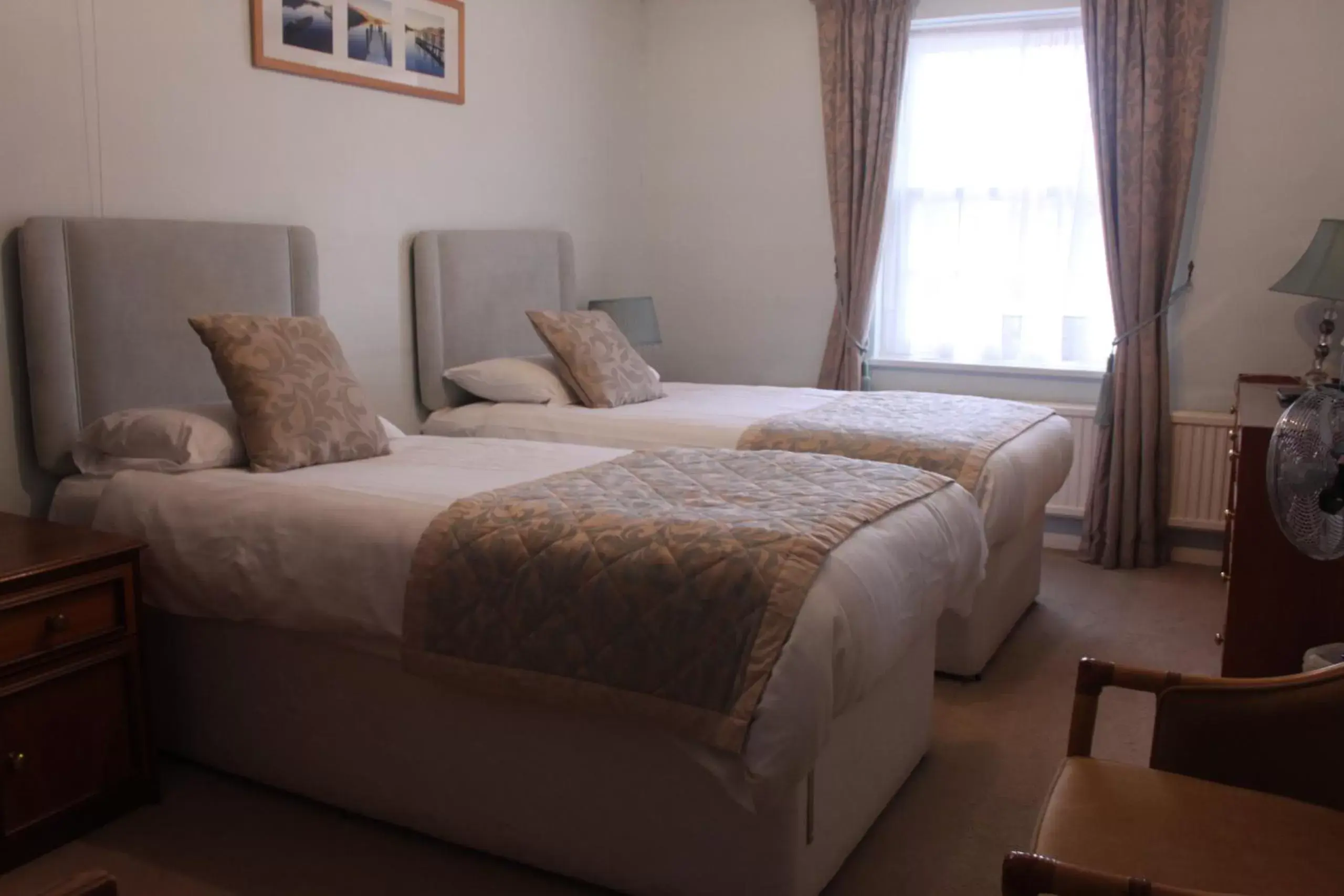 Bedroom, Bed in The Crown House Inn