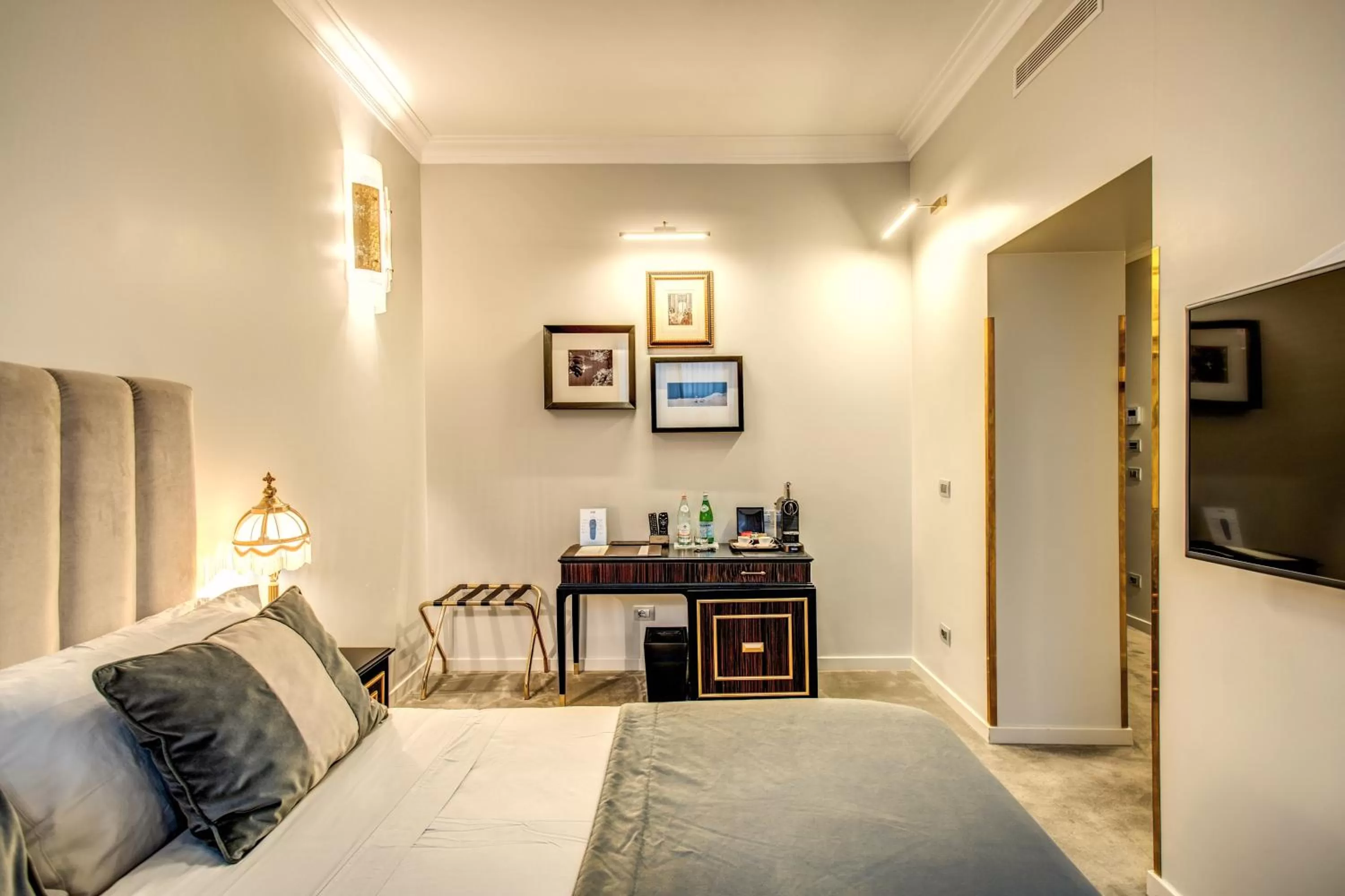 Bed in Martius Private Suites Hotel