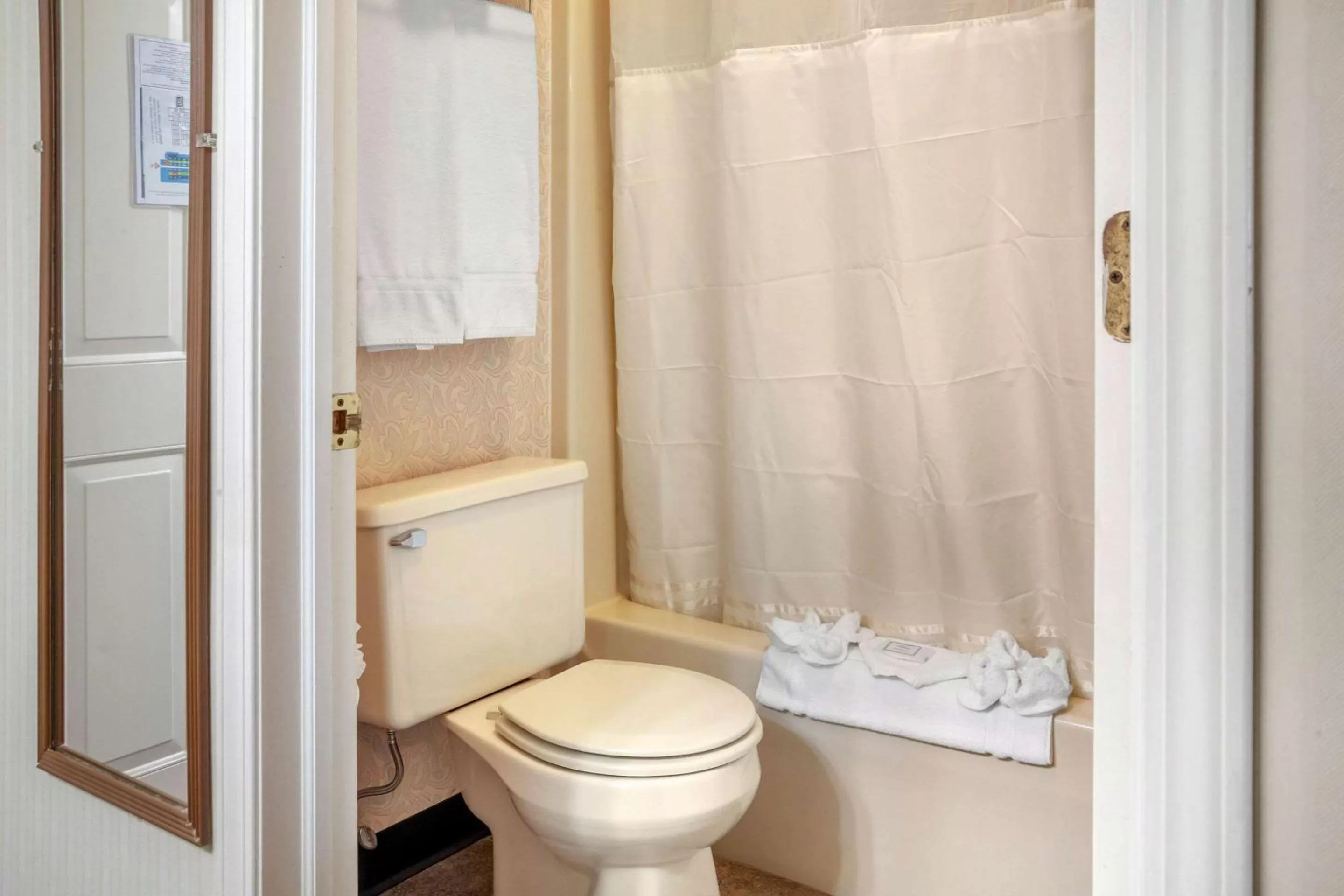 Double Queen in The Wisconsin Hotel & Conference Center