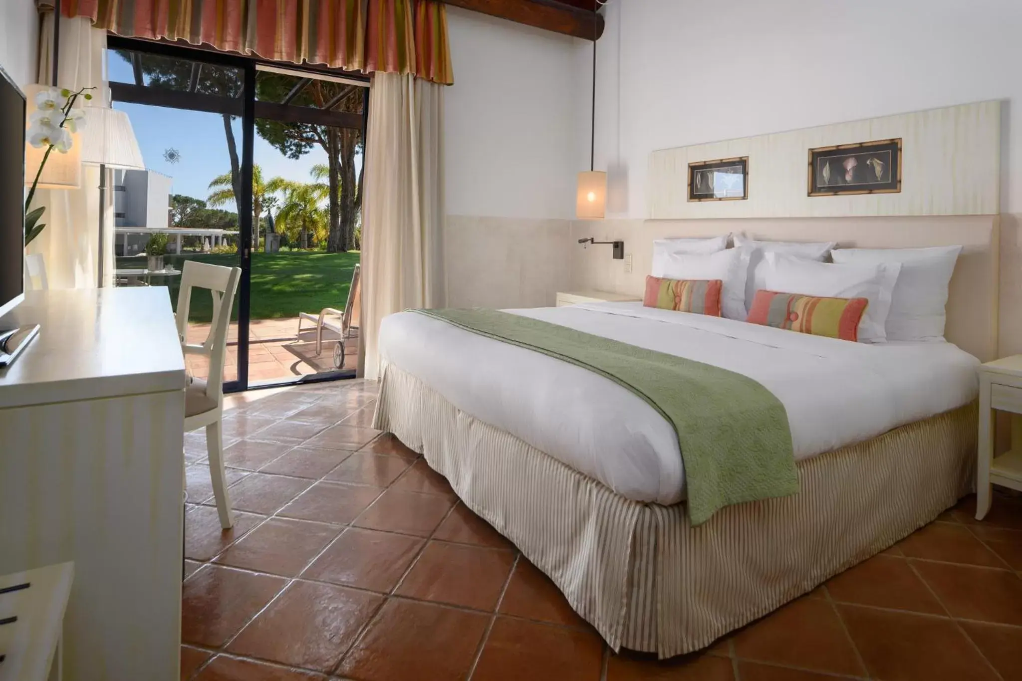 Bedroom, Bed in Pestana Vila Sol Golf & Resort Hotel