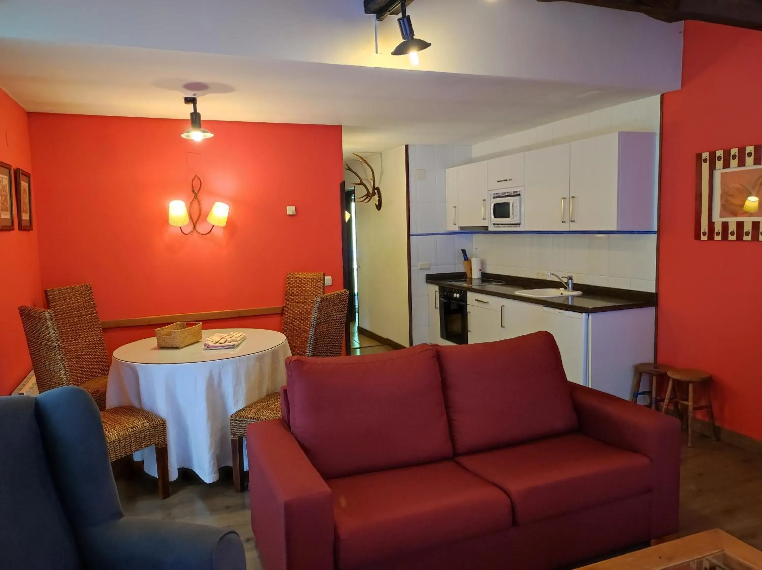 Living room, Seating Area in Viviendas Rurales El Covaju