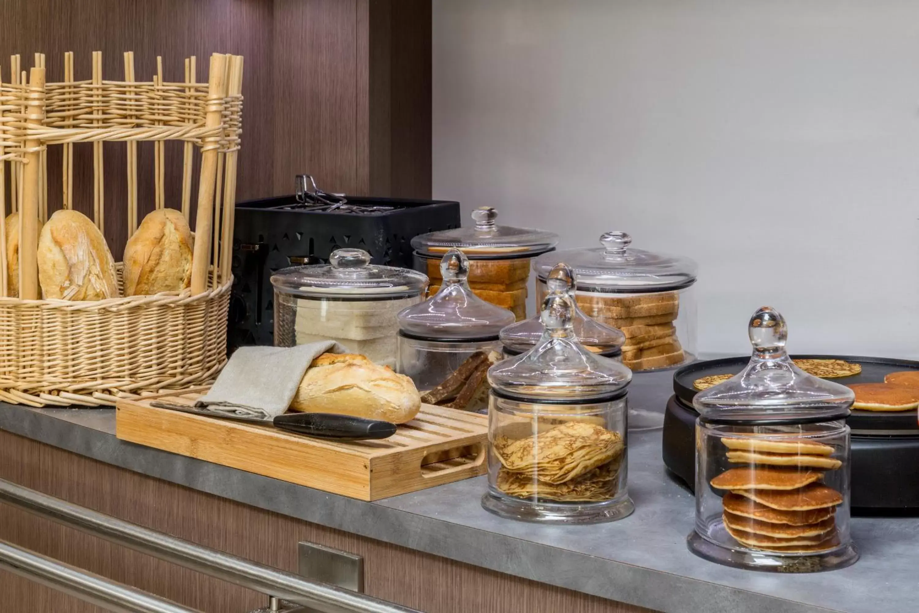 Continental breakfast, Food in Sure Hotel by Best Western Reims Nord