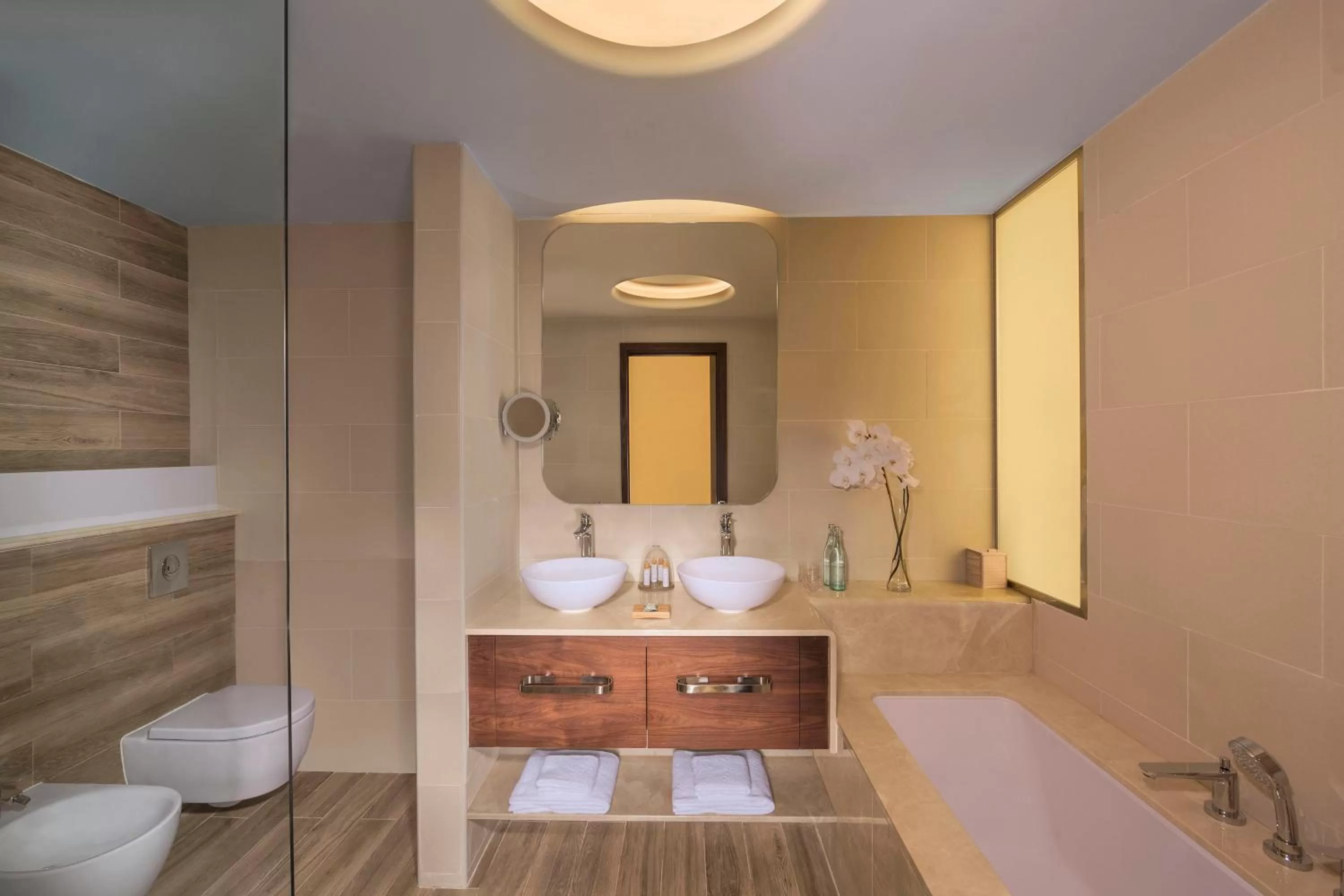Toilet in The Retreat Palm Dubai MGallery by Sofitel