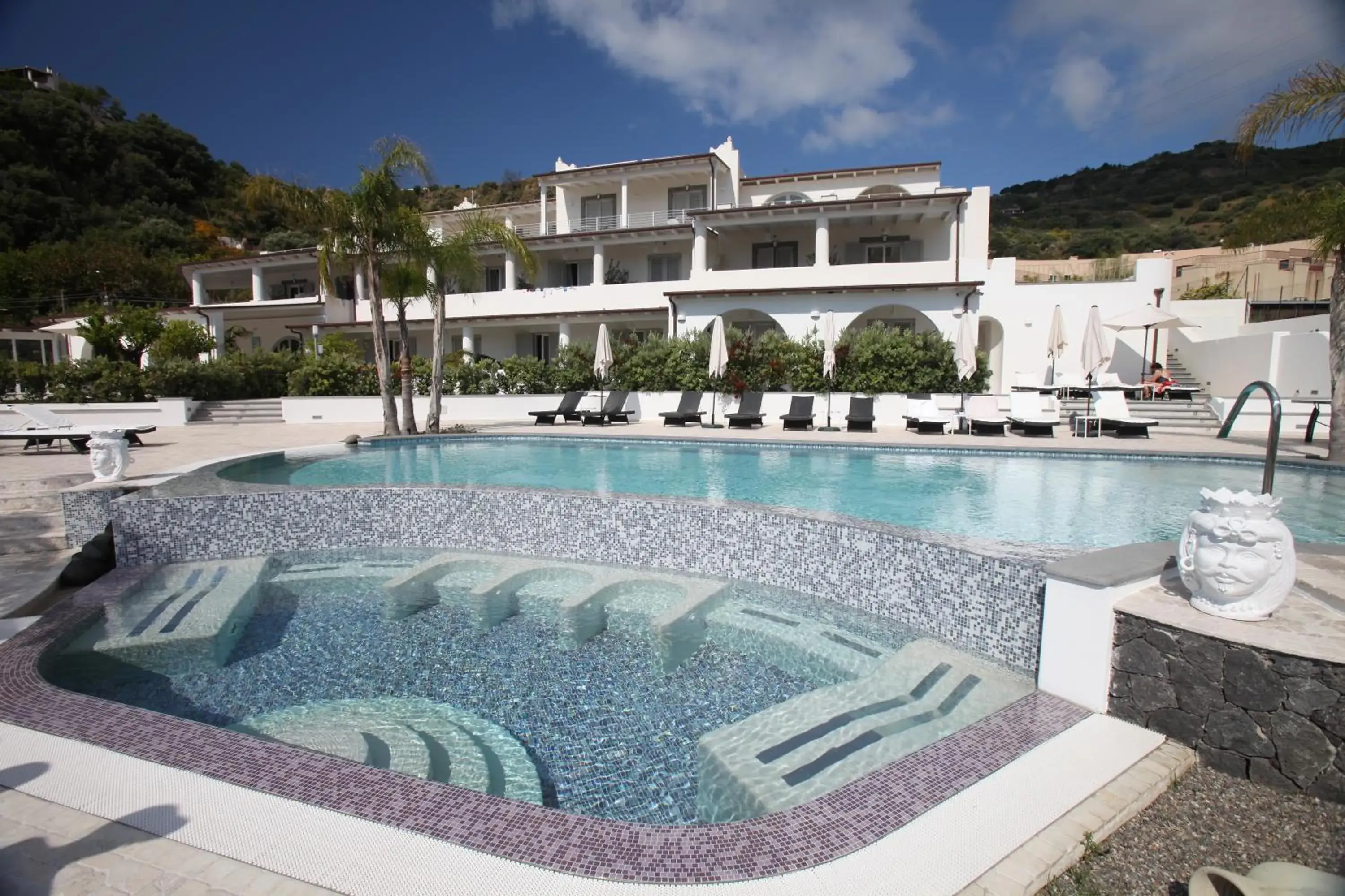 Swimming Pool in Hotel Mea