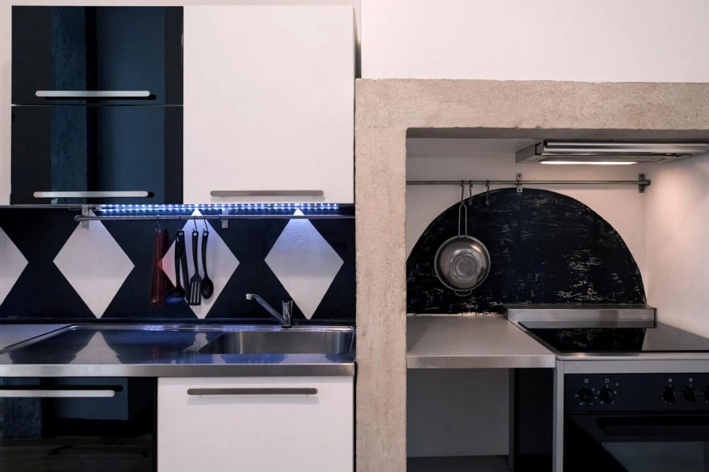 Kitchen or kitchenette in Lisbon Art Stay Apartments Baixa