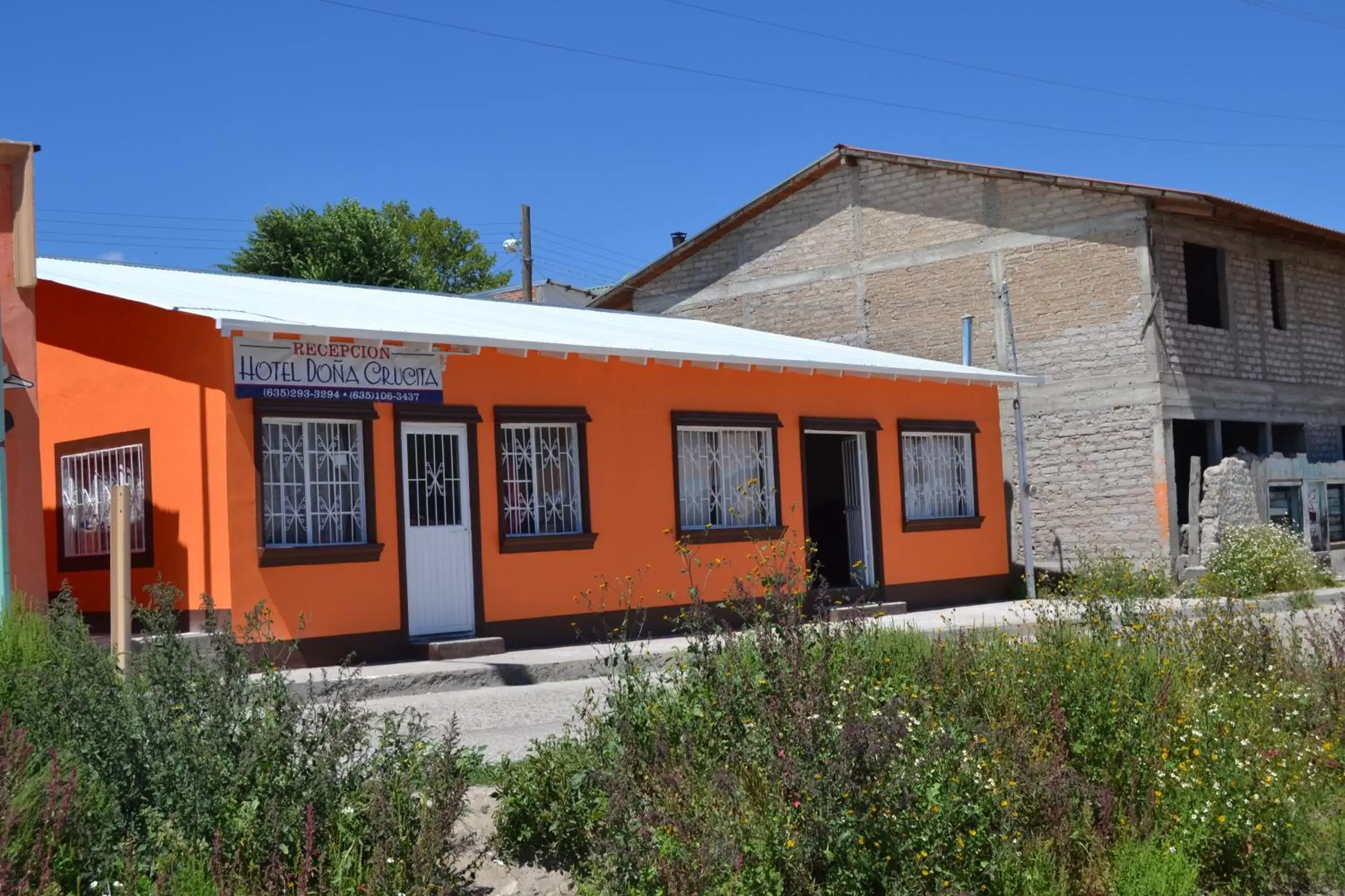 Property Building in Hotel Doña Crucita