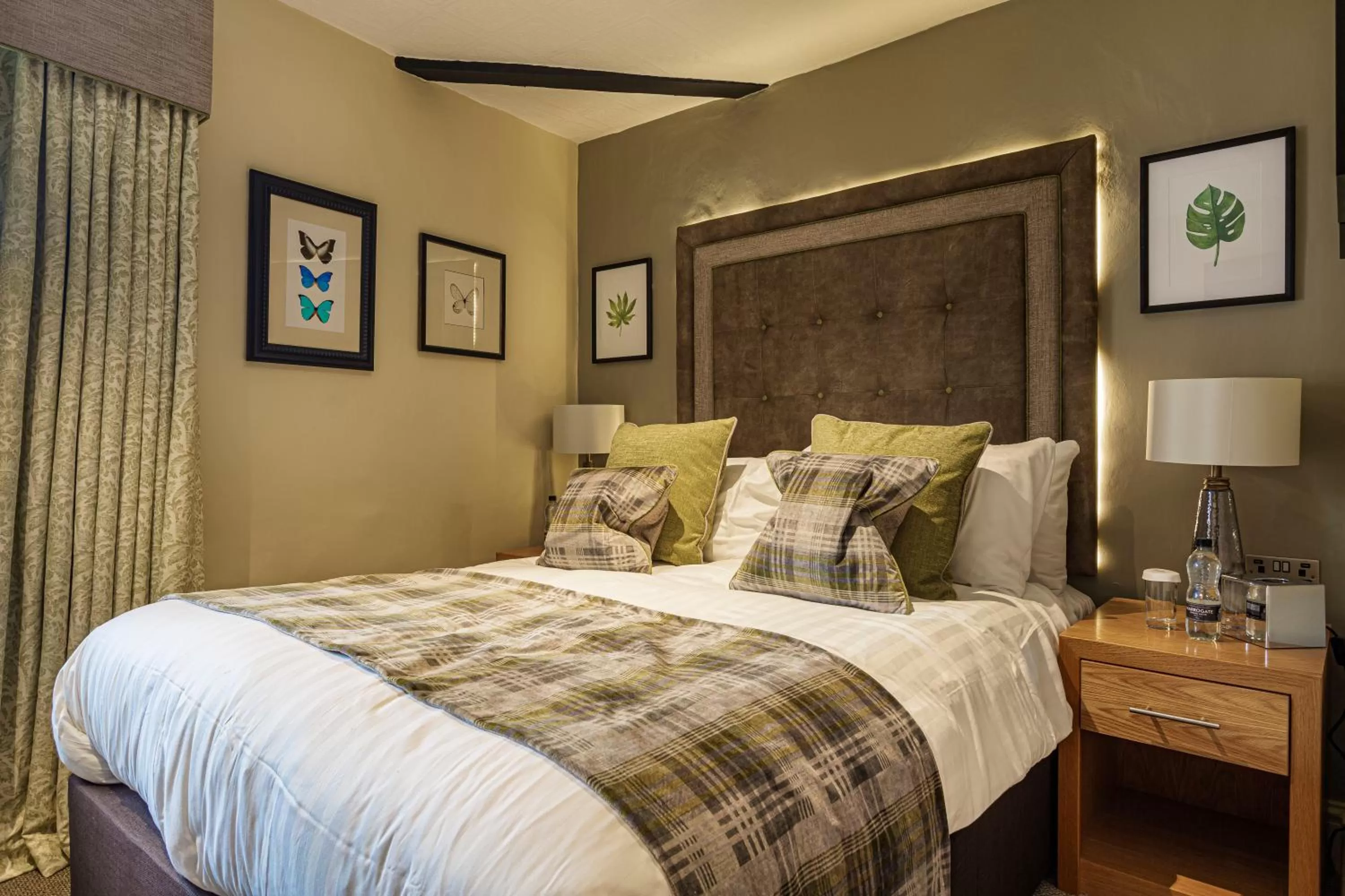 Bedroom, Bed in The Rutland Arms Hotel, Bakewell, Derbyshire - The Coaching Inn Group
