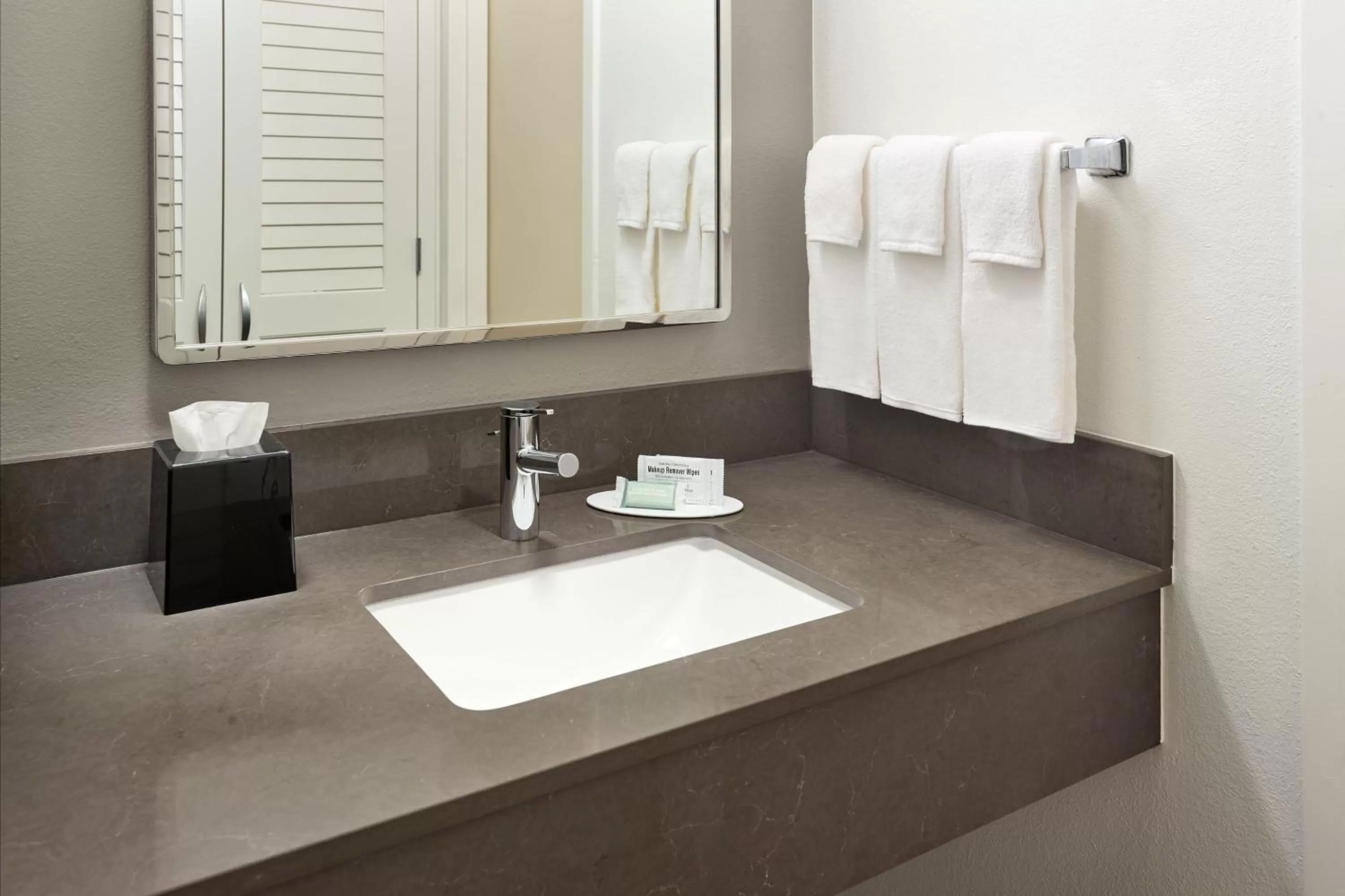 Bathroom in Courtyard by Marriott Atlanta Executive Park/Emory