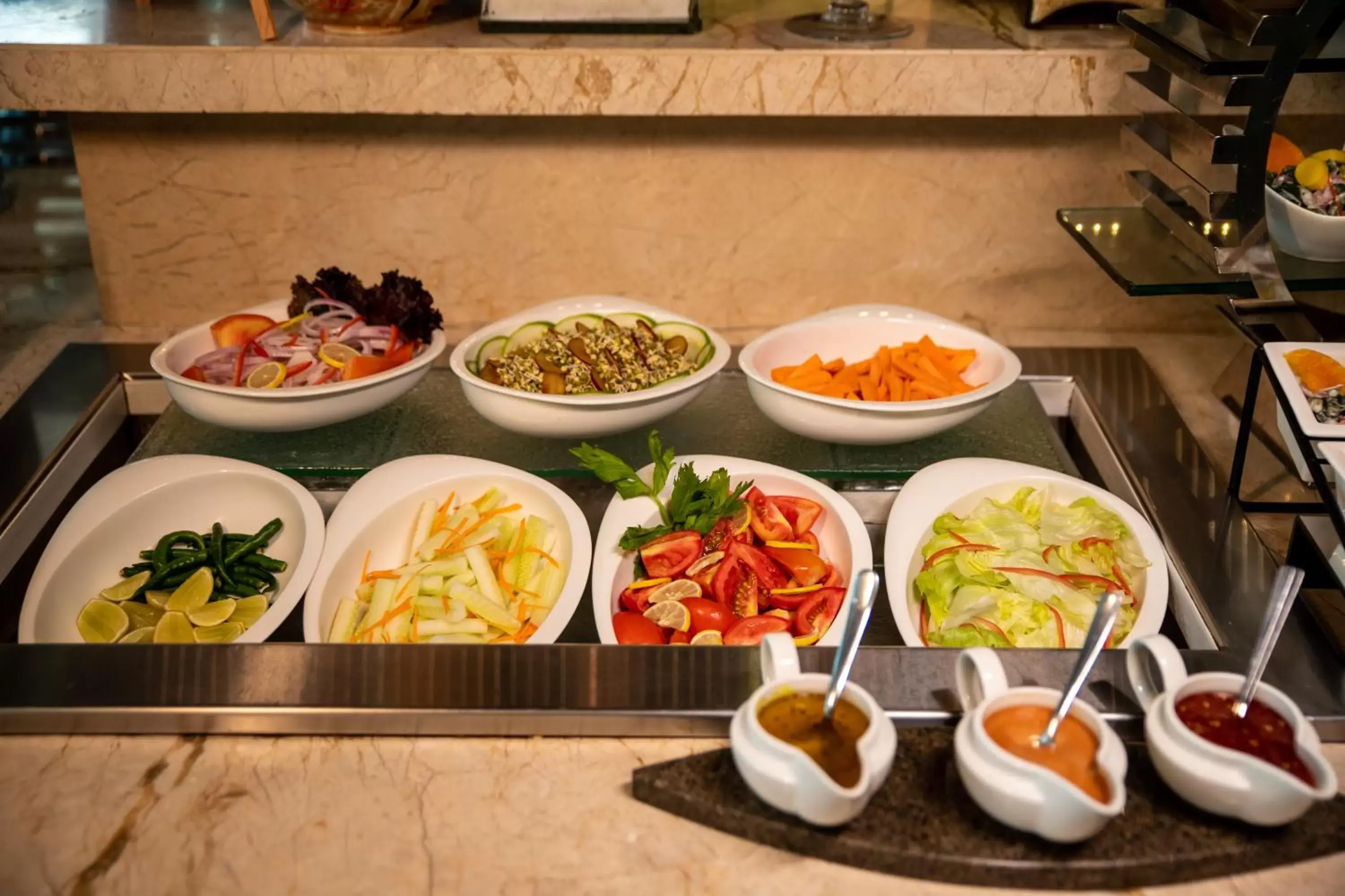 Food and drinks in Howard Johnson by Wyndham Udaipur Roop Nagar Food and drinks in Howard Johnson by Wyndham Udaipur Roop Nagar