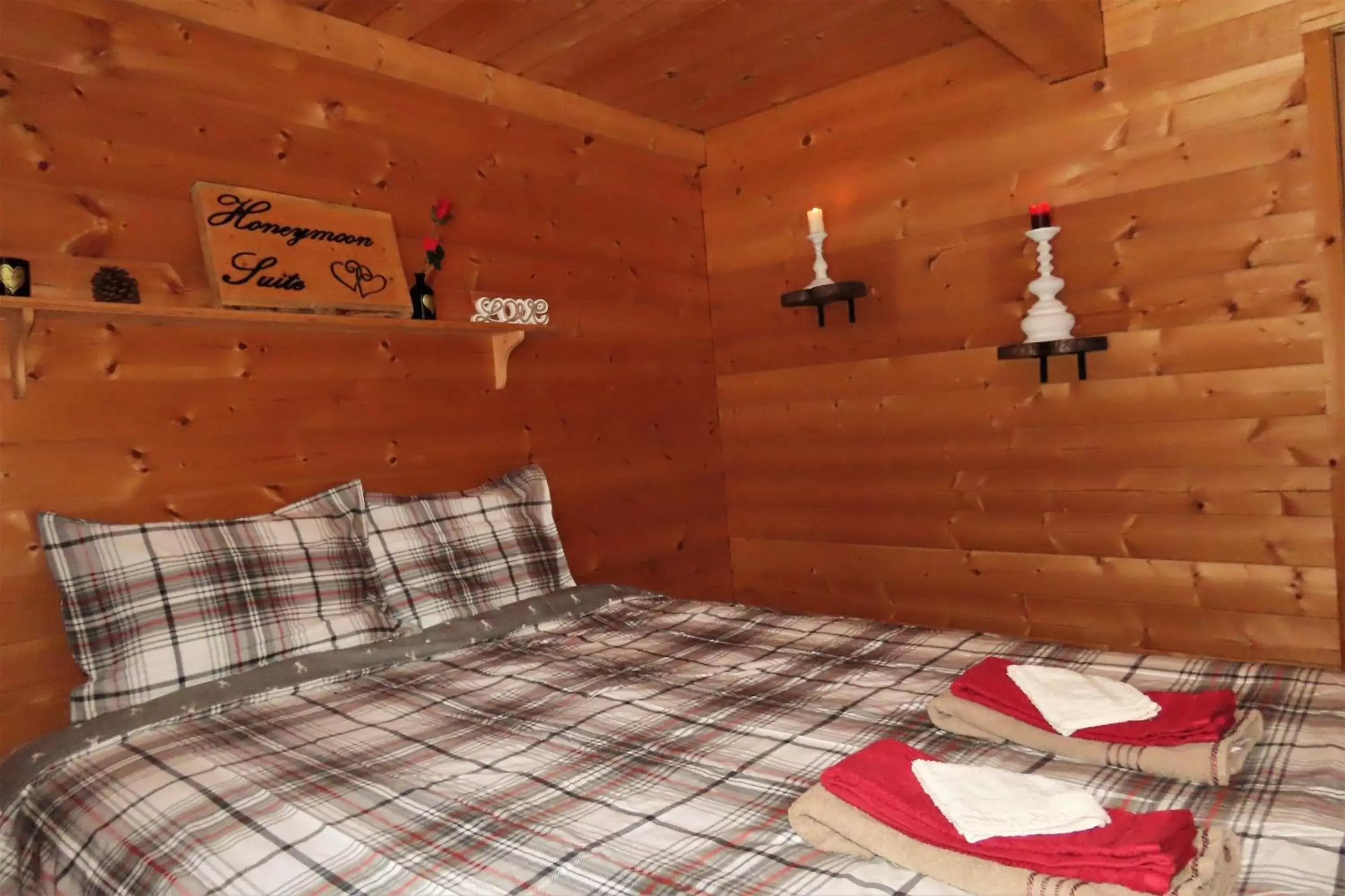 Bedroom in Rocky Ridge Resort-BC