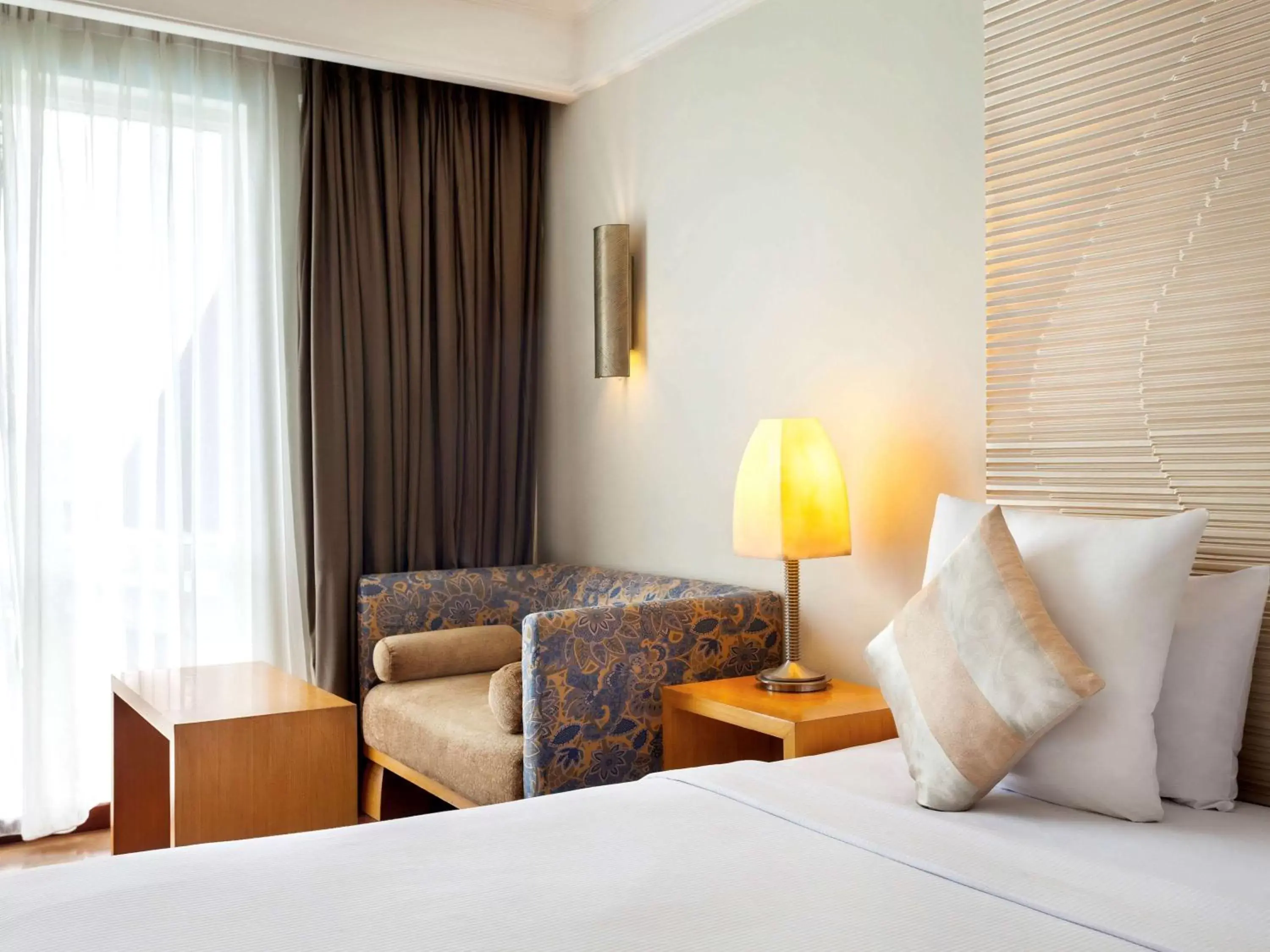Photo of the whole room, Bed in Novotel Semarang - GeNose Ready, CHSE Certified