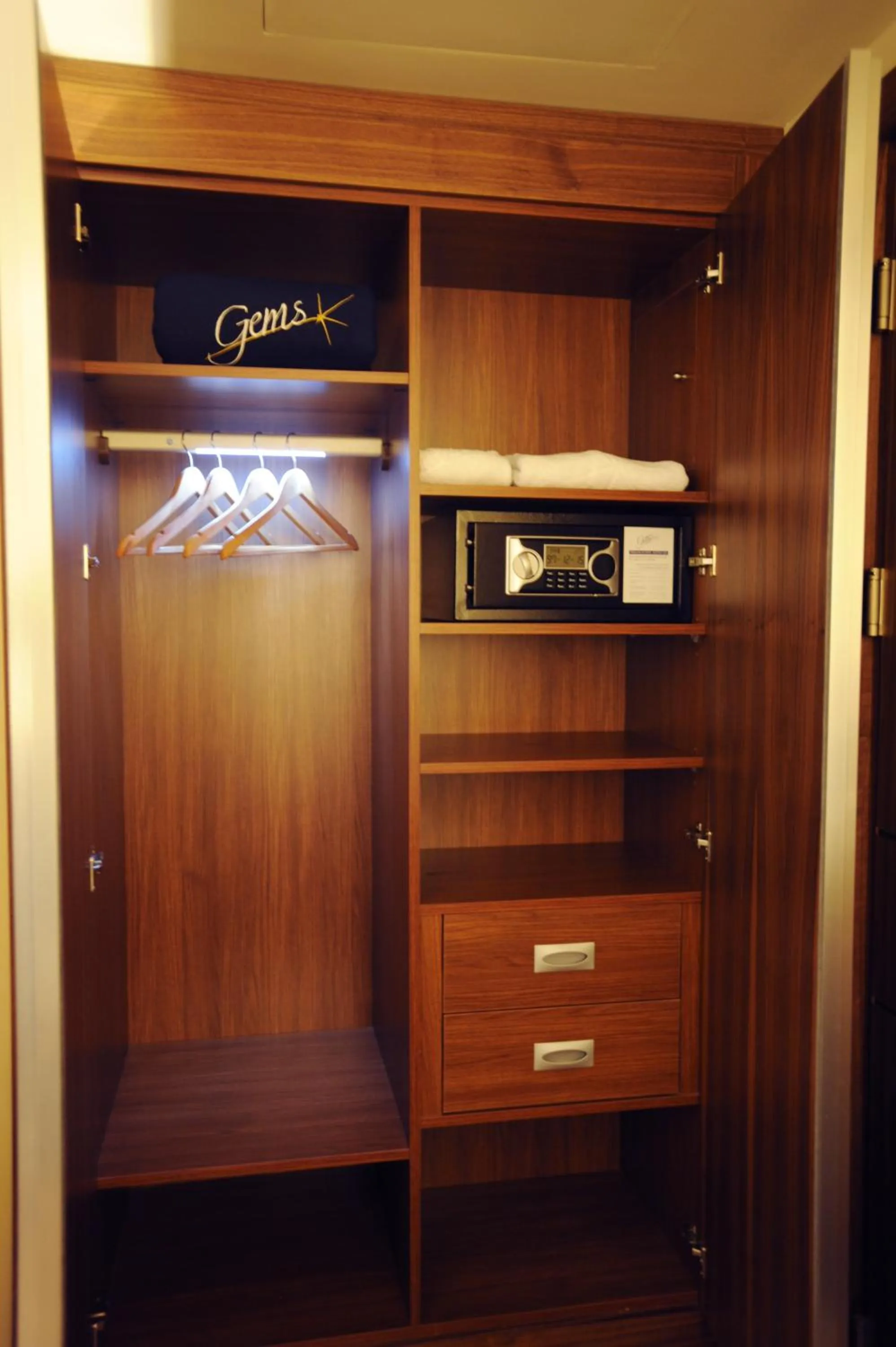 Living room in Gems Hotel