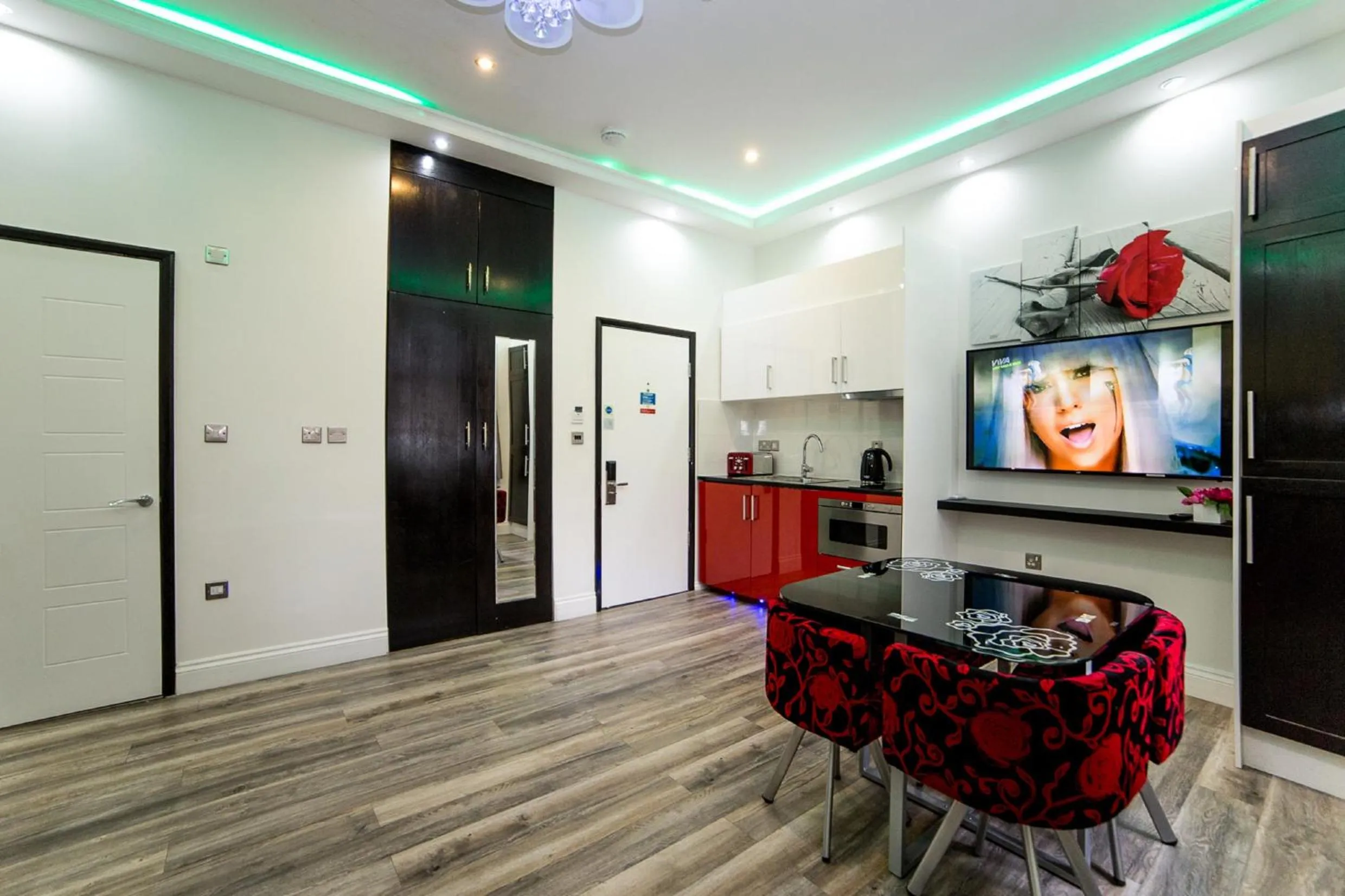 Coffee/tea facilities in Imperial Court Suites