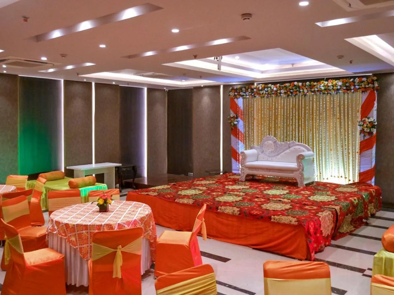 Banquet/Function facilities in Hotel Saket 27