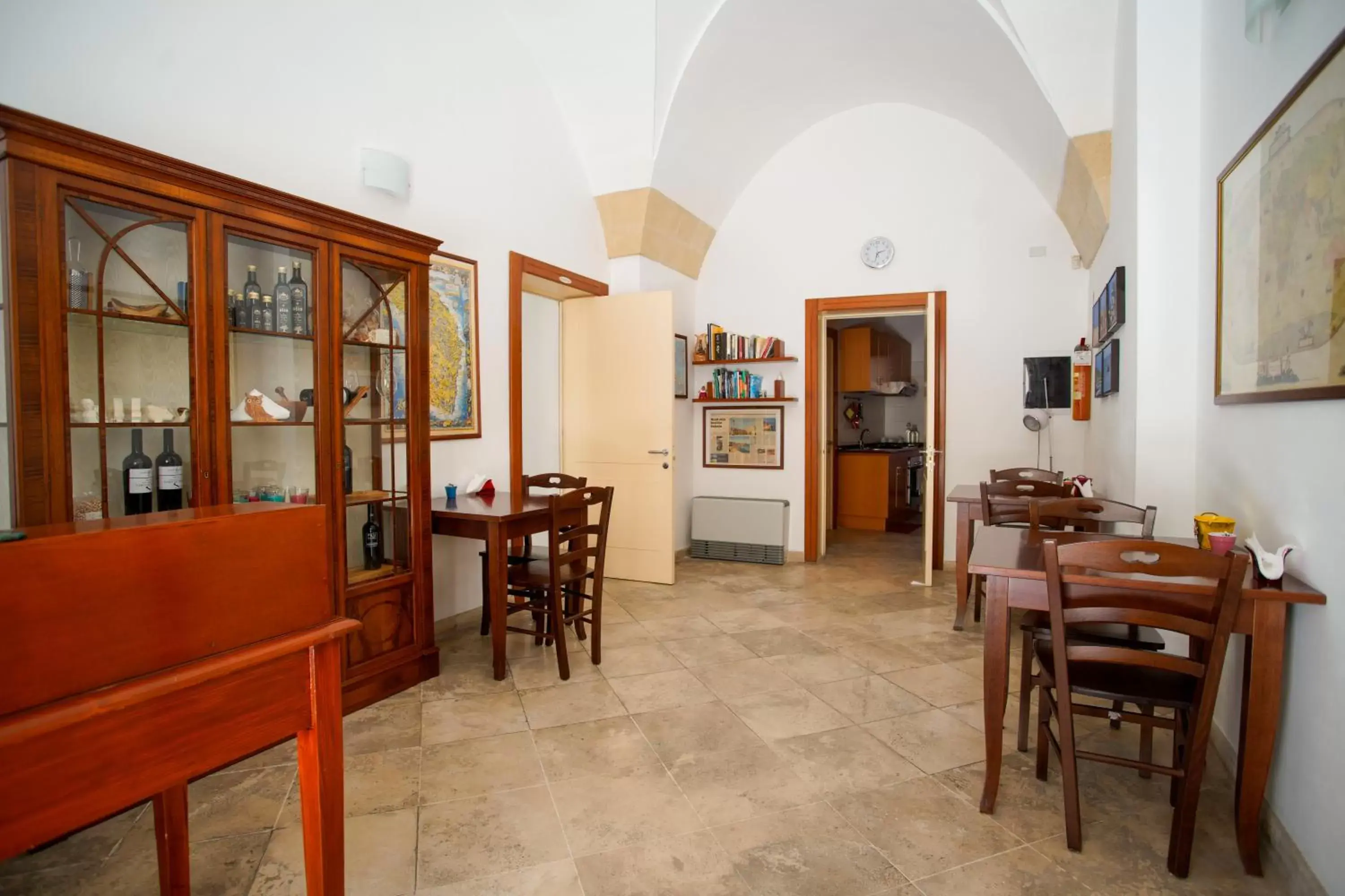 Lobby or reception, Restaurant/Places to Eat in La Bella Lecce B&B