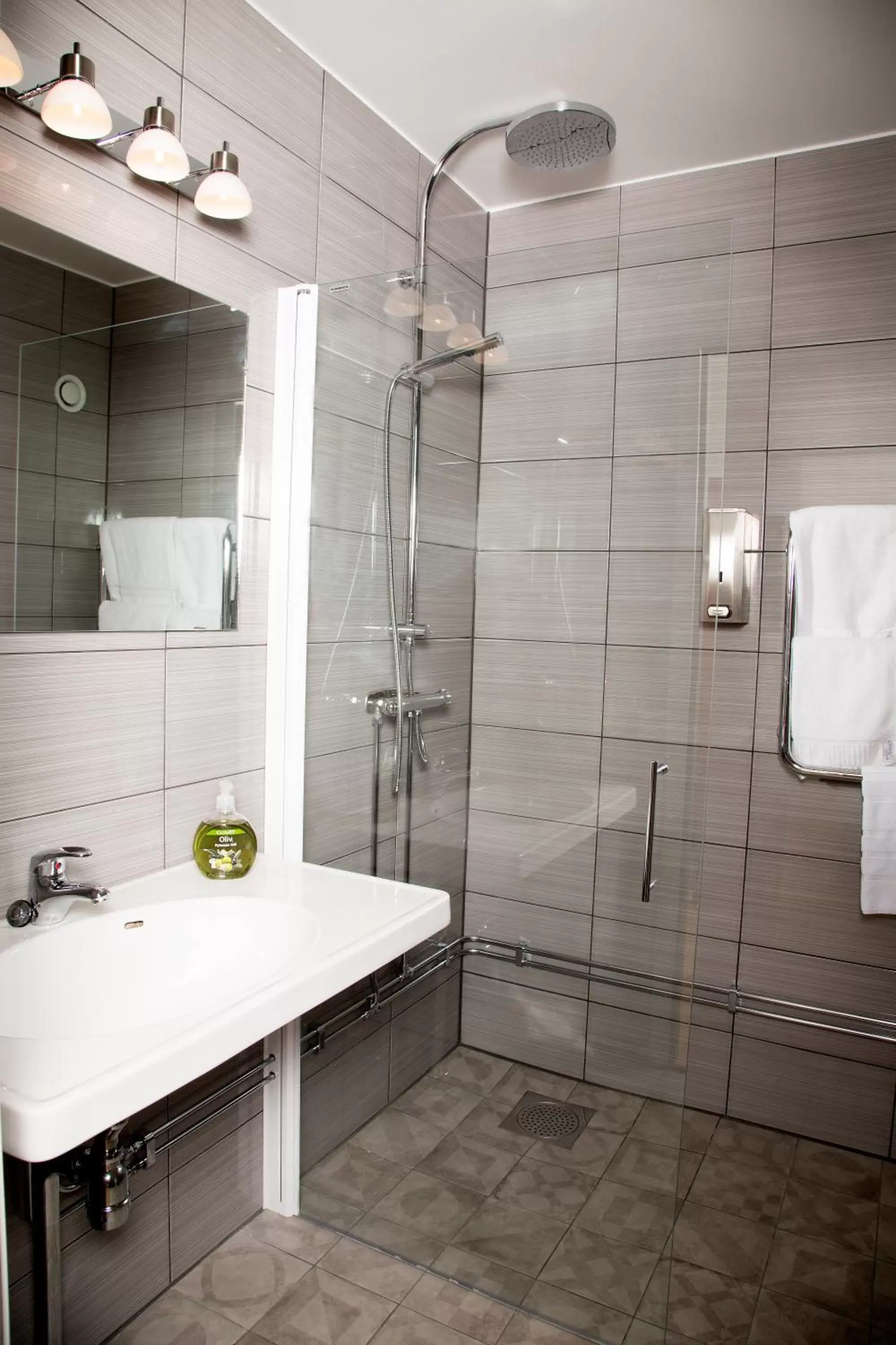 Photo of the whole room, Bathroom in Best Western Hotell Ett