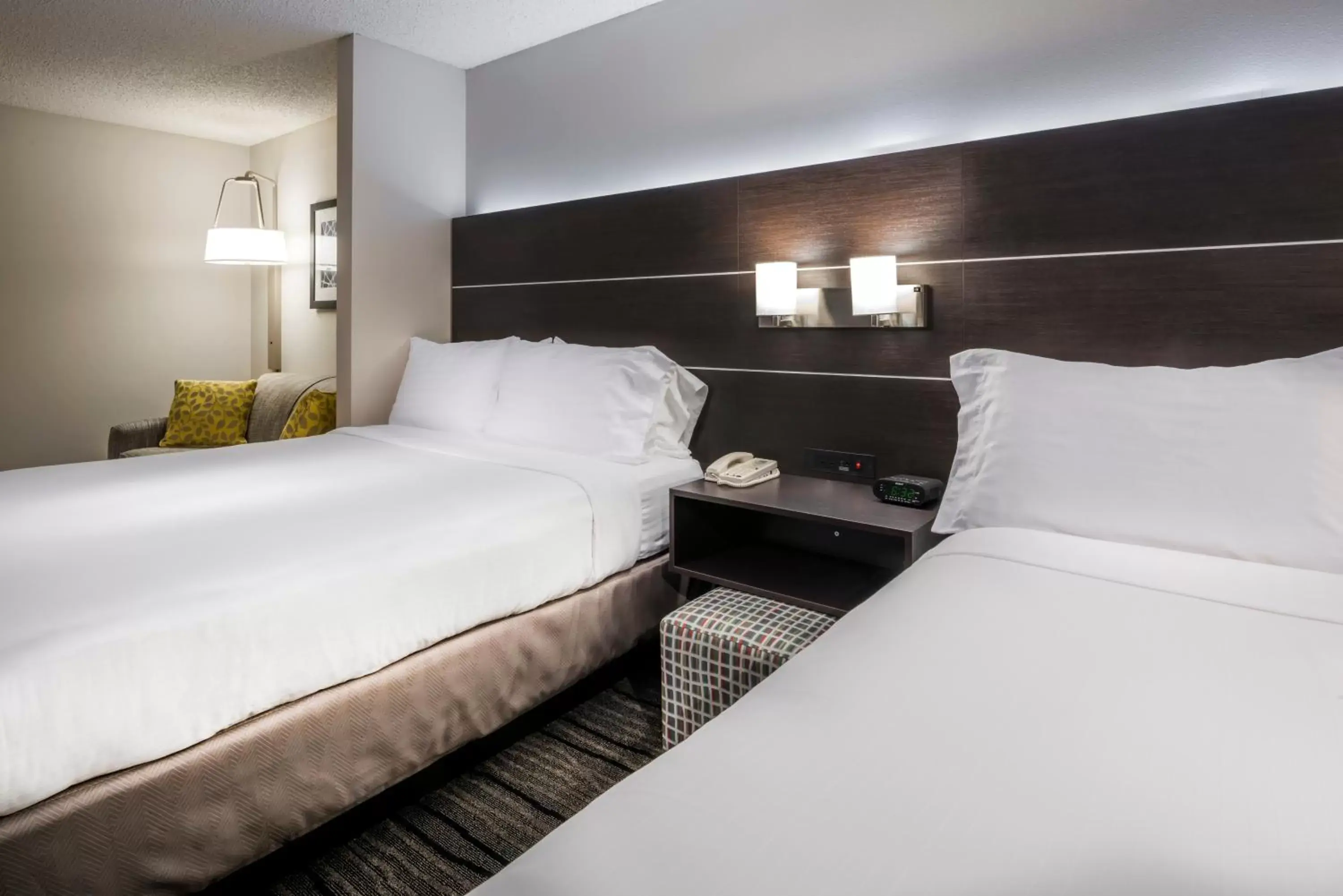 Bed in Holiday Inn Express Hotel & Suites Livermore, an IHG Hotel