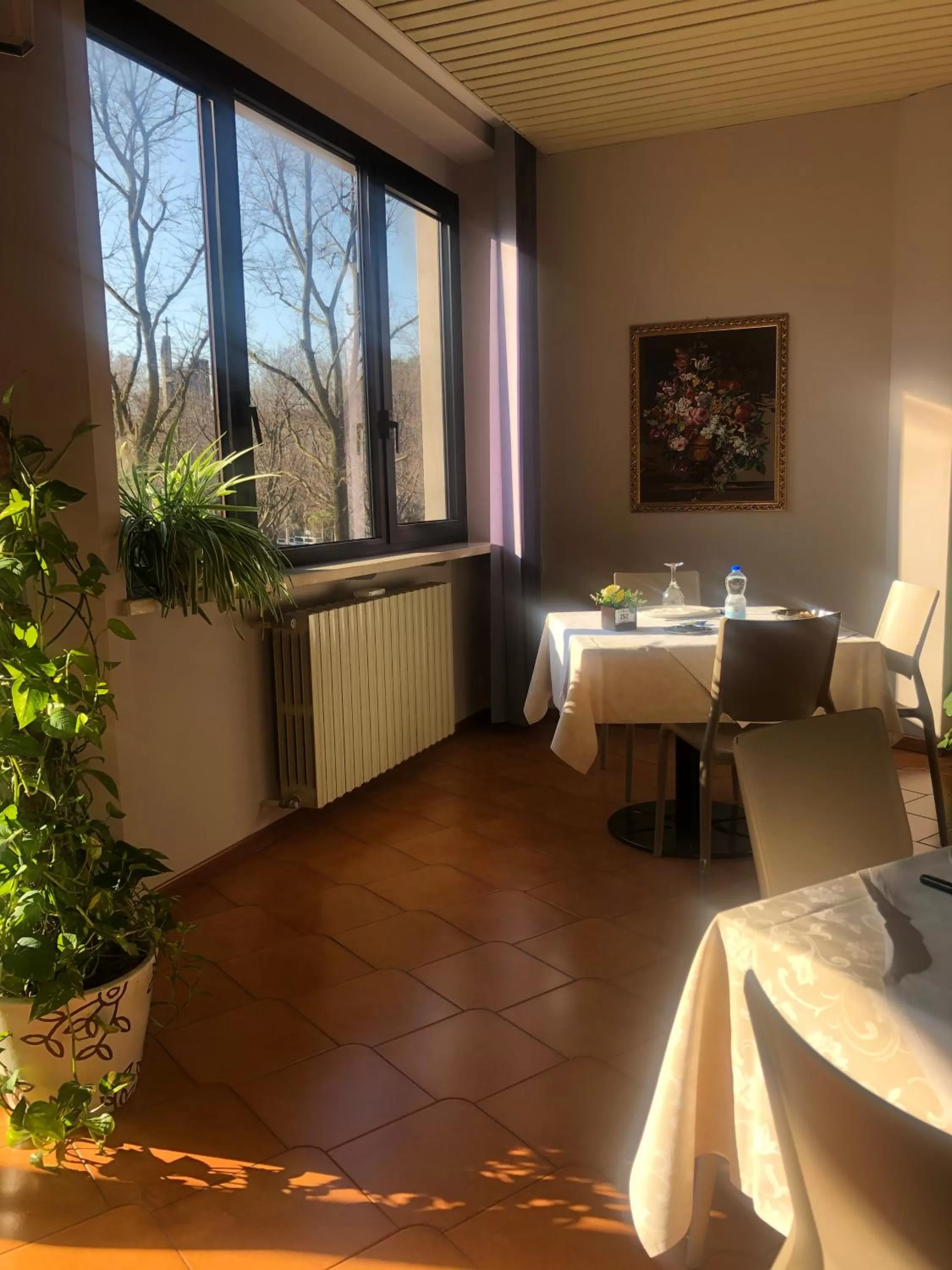 Restaurant/Places to Eat in Casa dell'Ospite