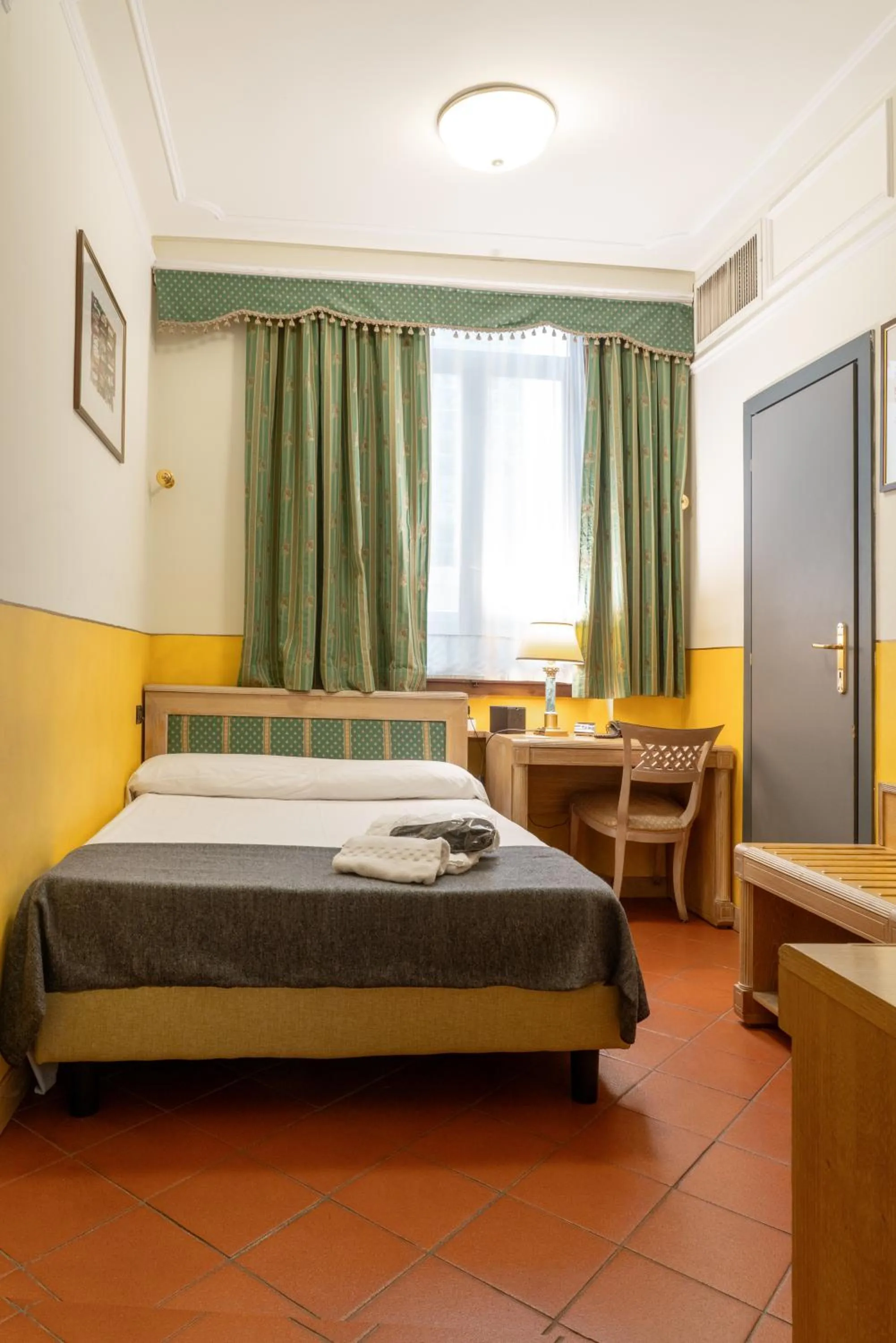 Photo of the whole room in Hotel Panama