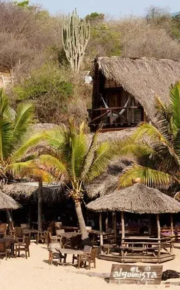 Facade/entrance, Property Building in El Alquimista Yoga Spa