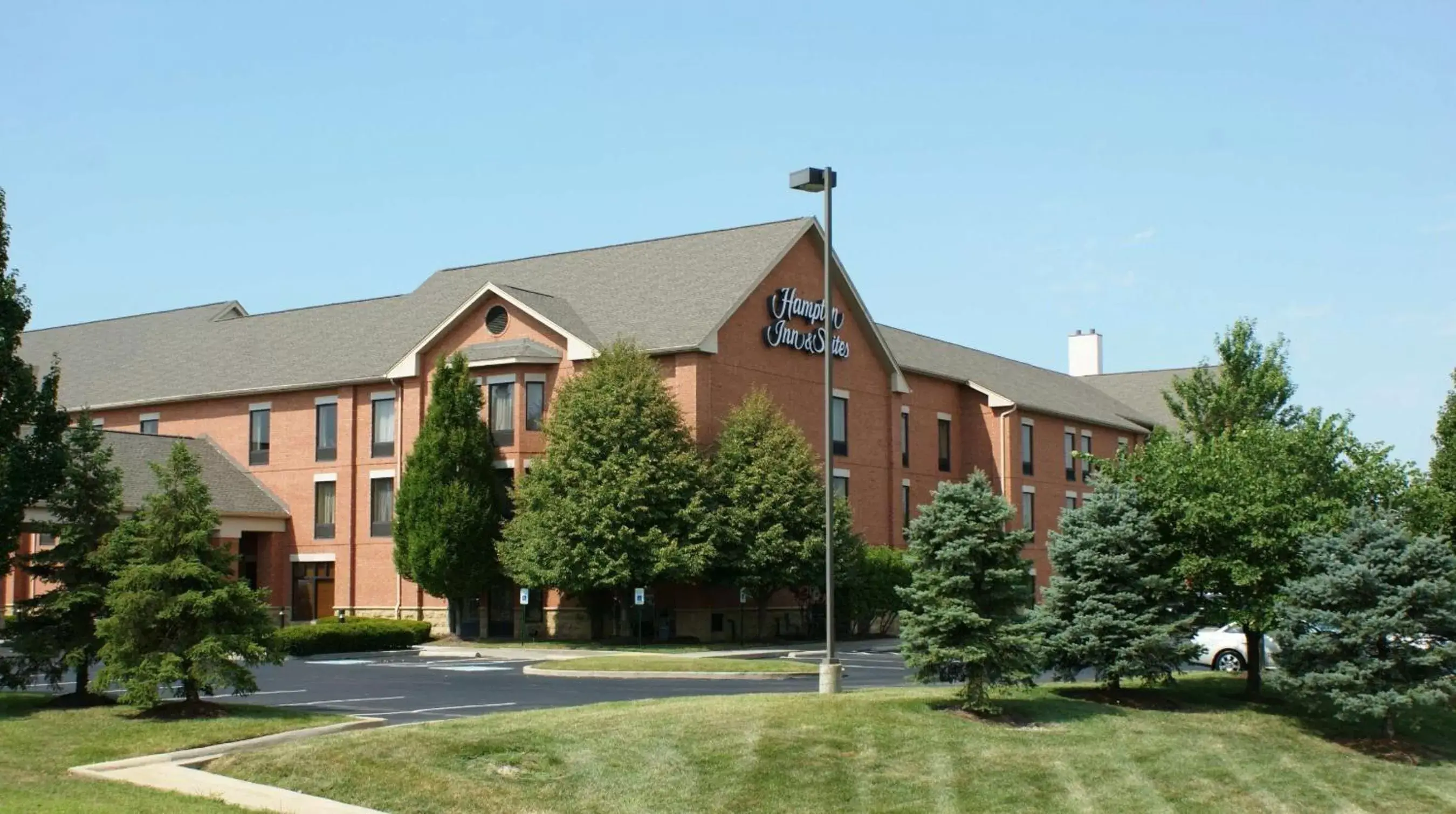 Property Building in Hampton Inn & Suites St. Louis-Chesterfield