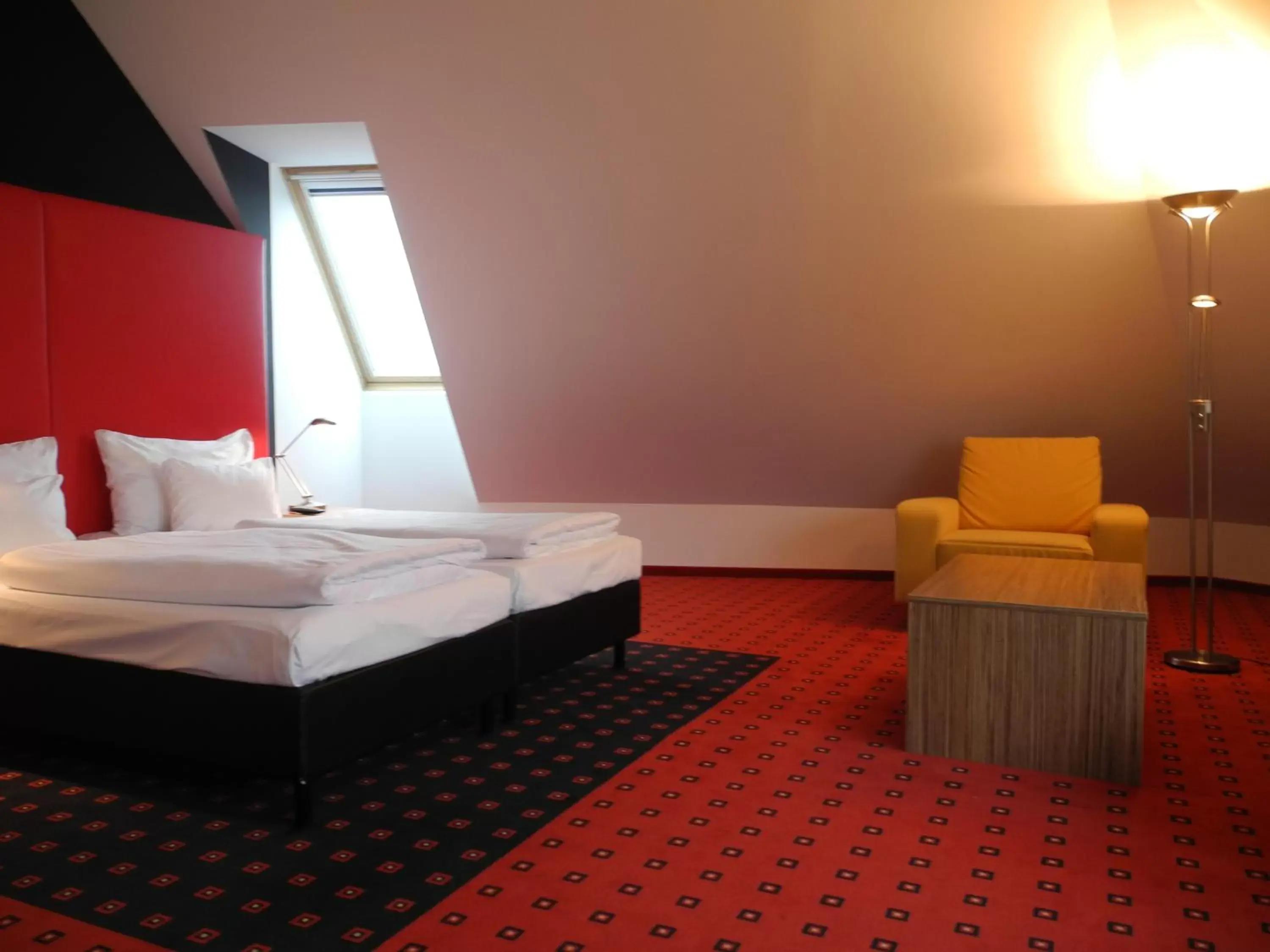 Photo of the whole room, Bed in Senator Hotel Vienna