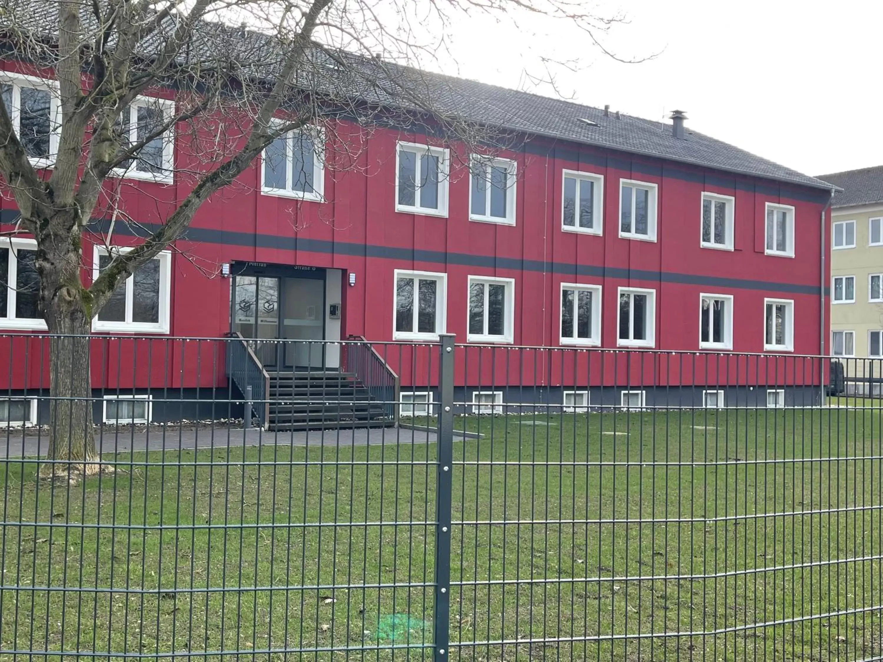 Property building in Yebs Hotel Property building in Yebs Hotel