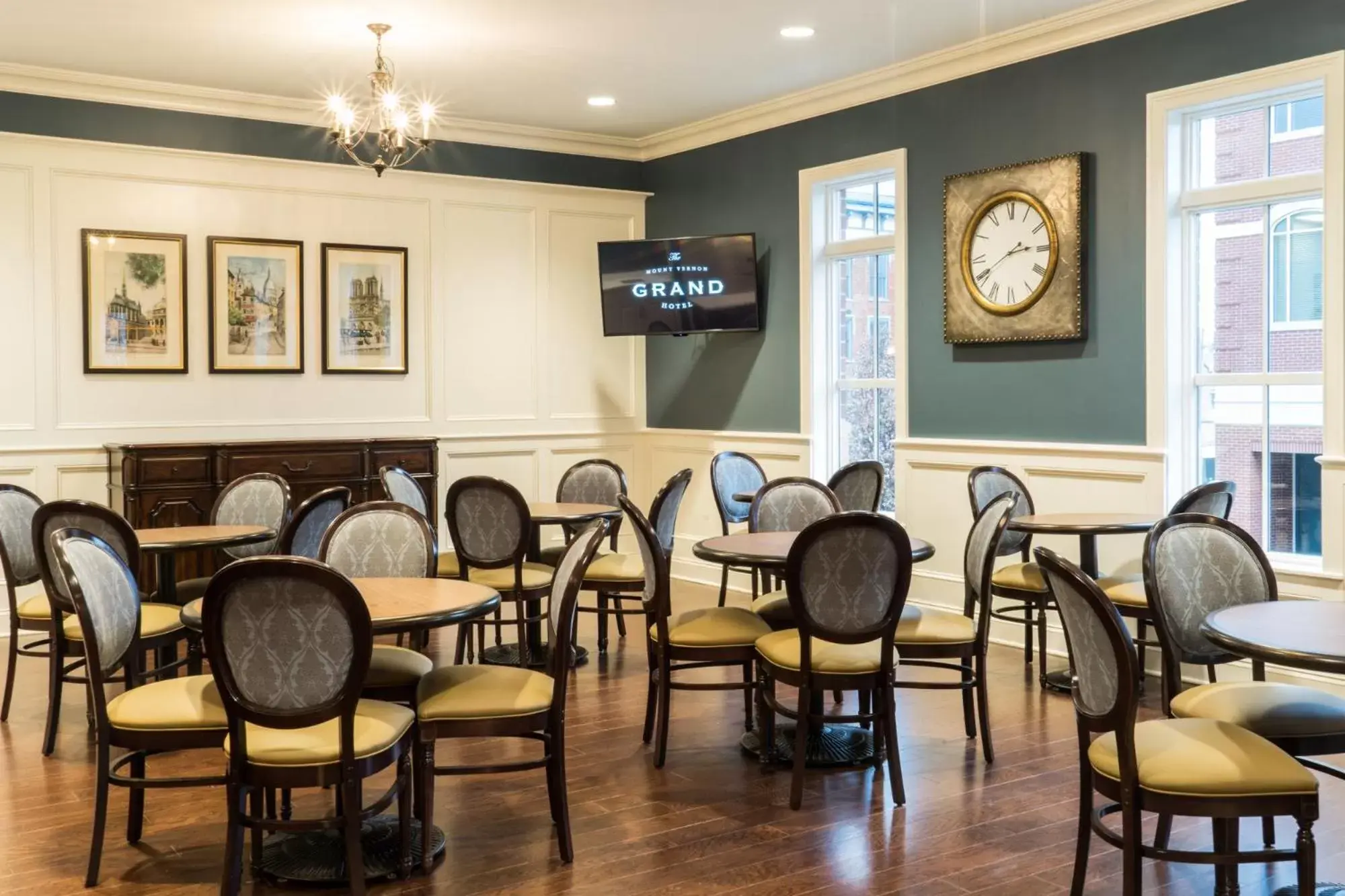 Buffet breakfast in The Mount Vernon Grand Hotel Buffet breakfast in The Mount Vernon Grand Hotel