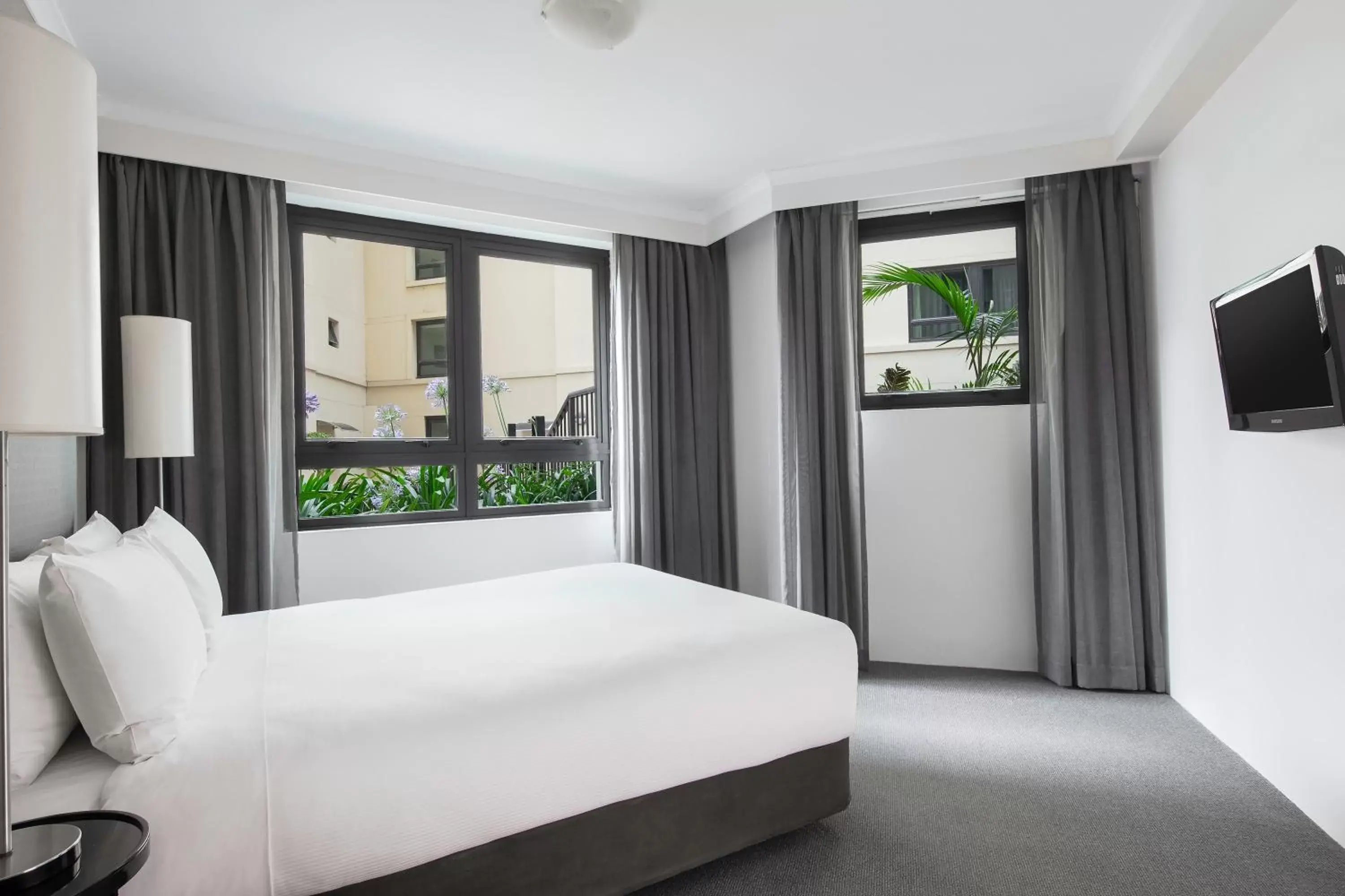 Bedroom in Mantra Parramatta