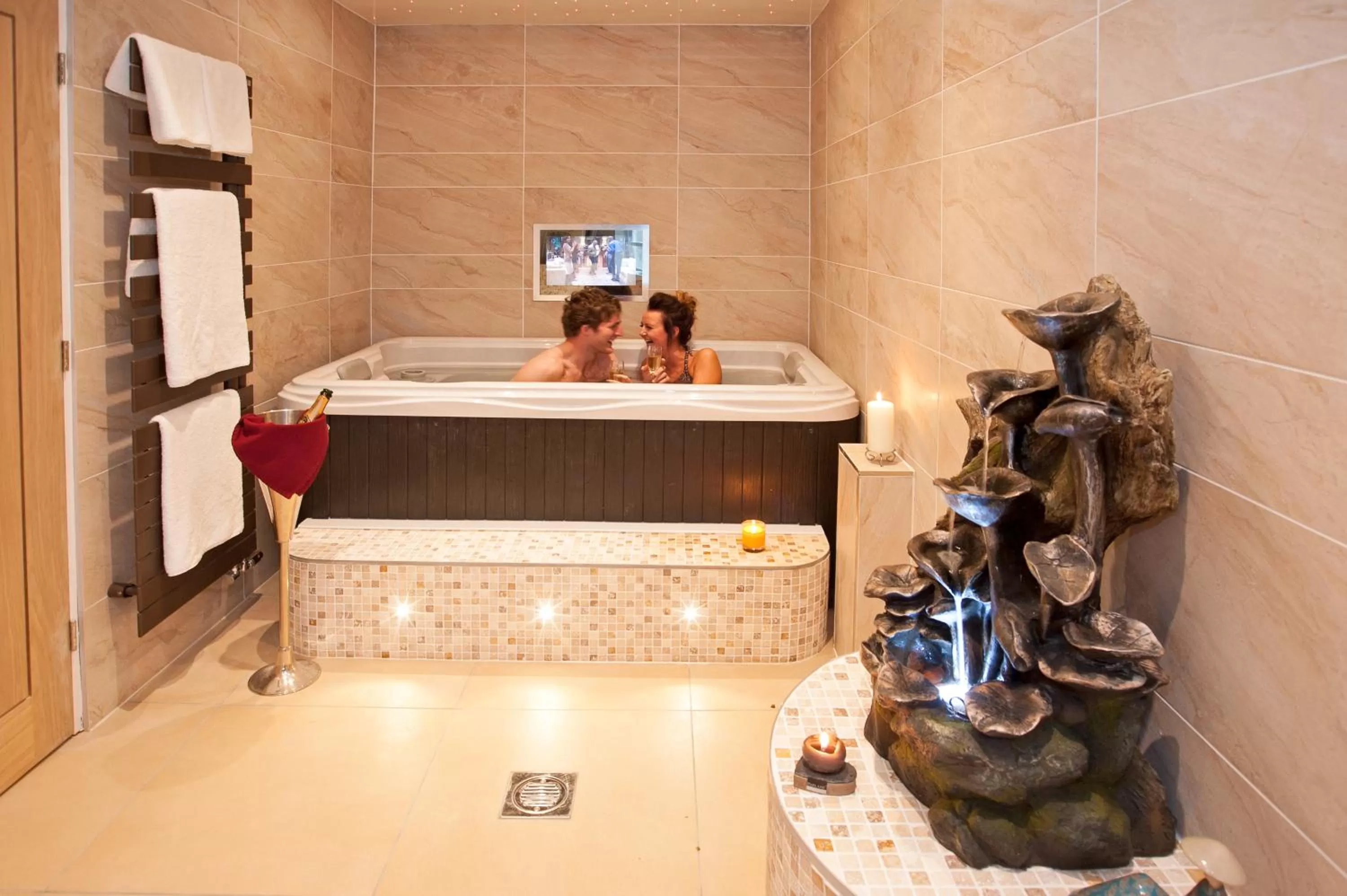 Hot Tub in Windermere Boutique Hotel Spa Suites & Hot Tubs