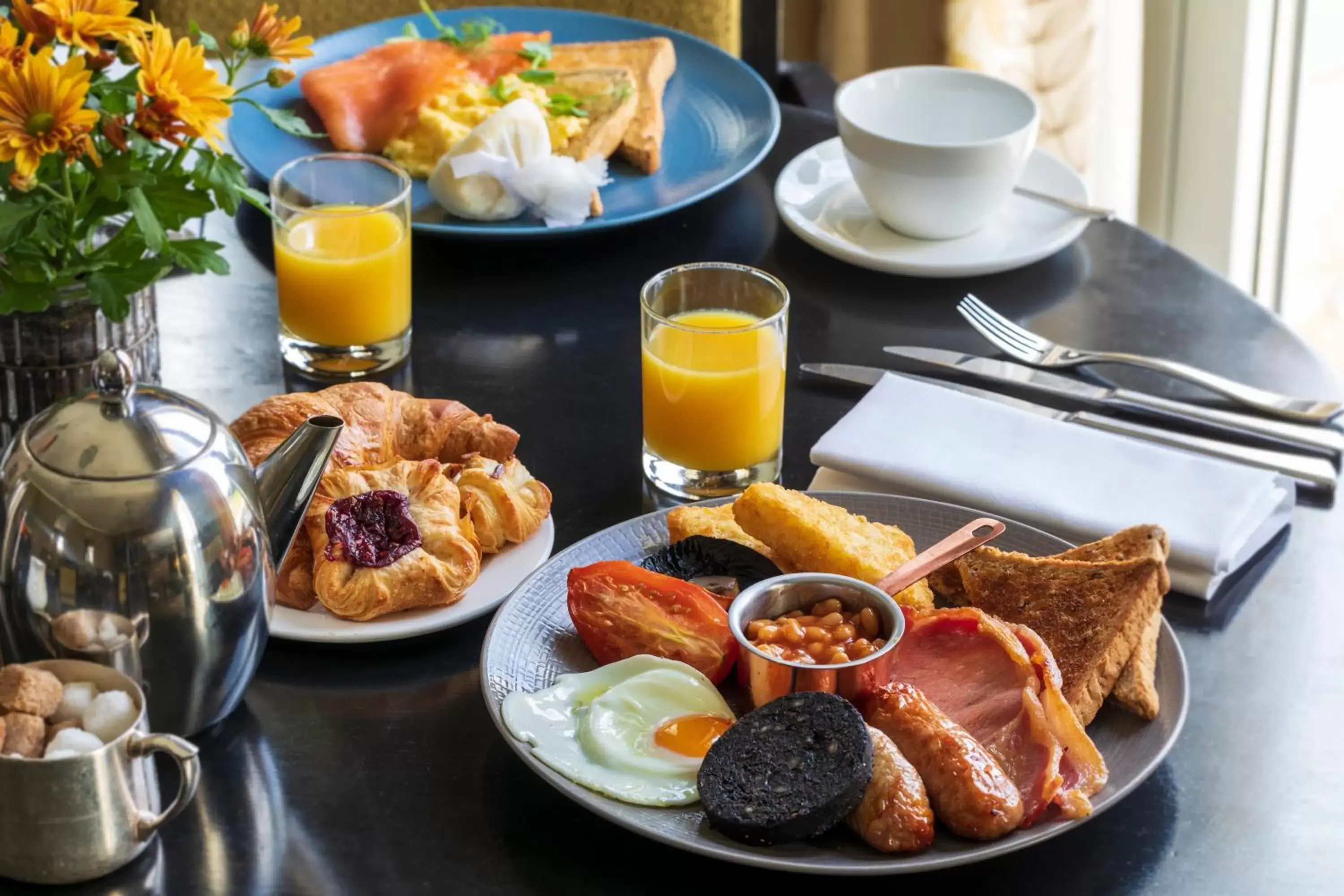 Breakfast in Bowood Hotel, Spa, and Golf Resort