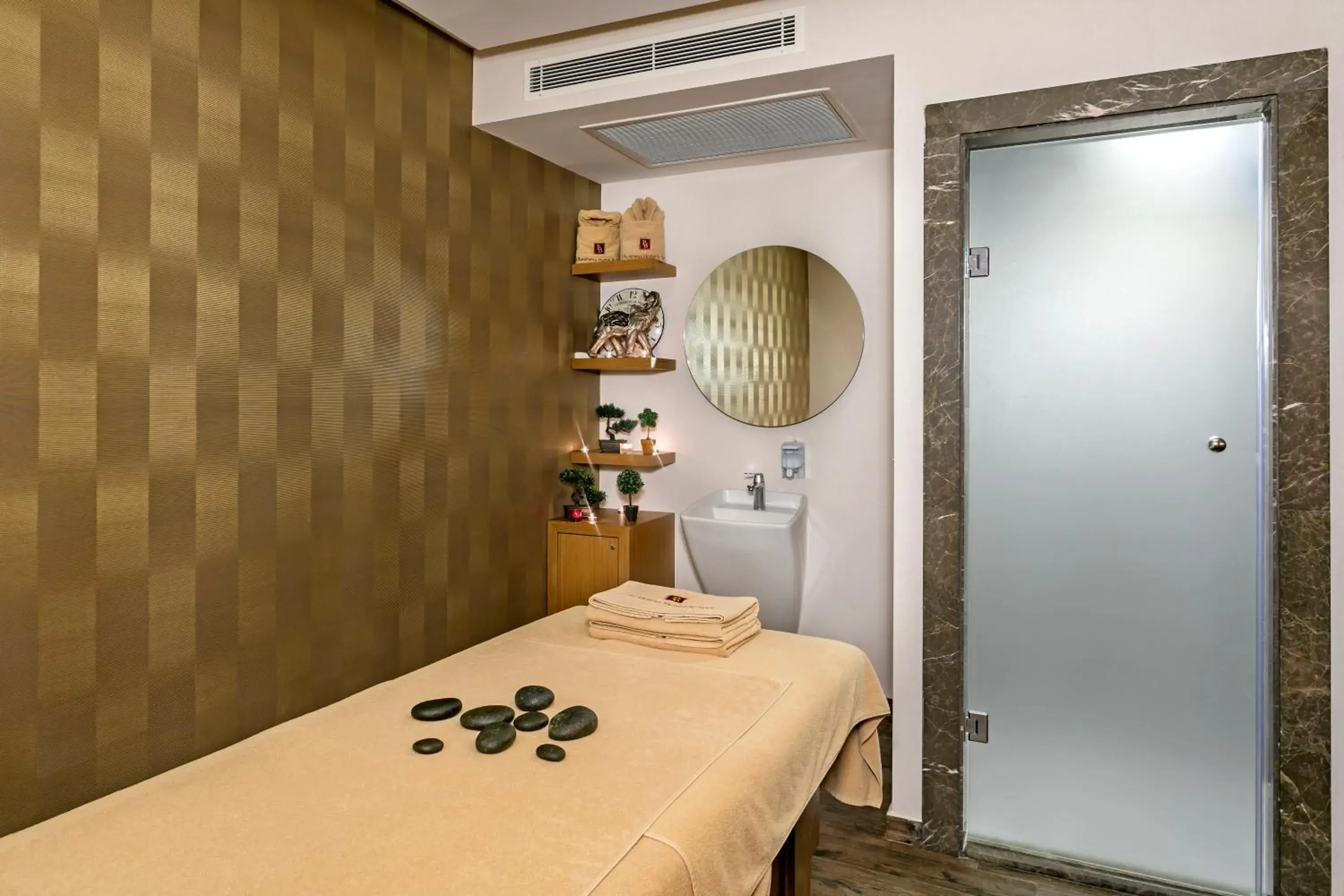 Massage in B Business Hotel & Spa
