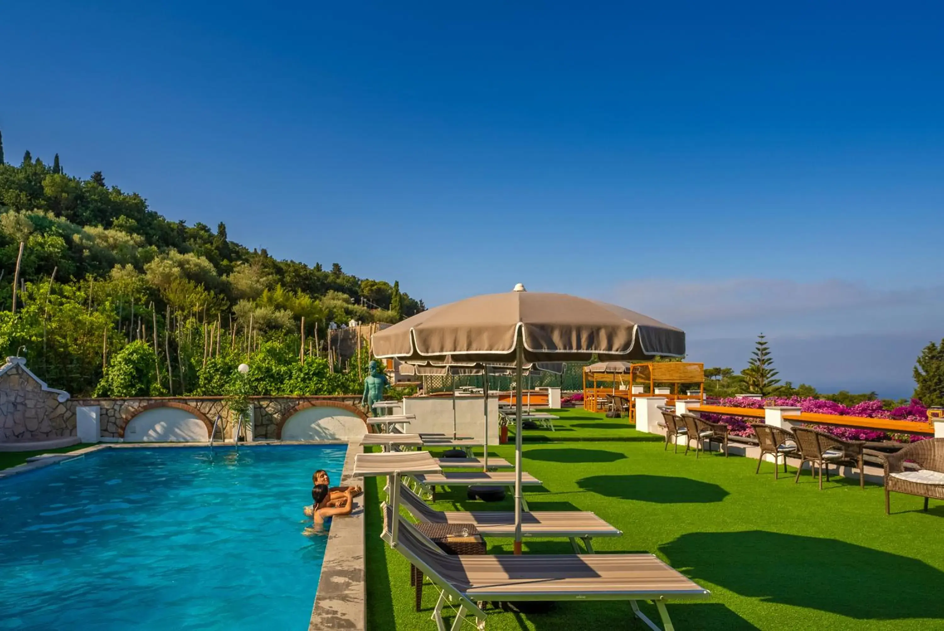 Swimming Pool in Hotel Il Girasole