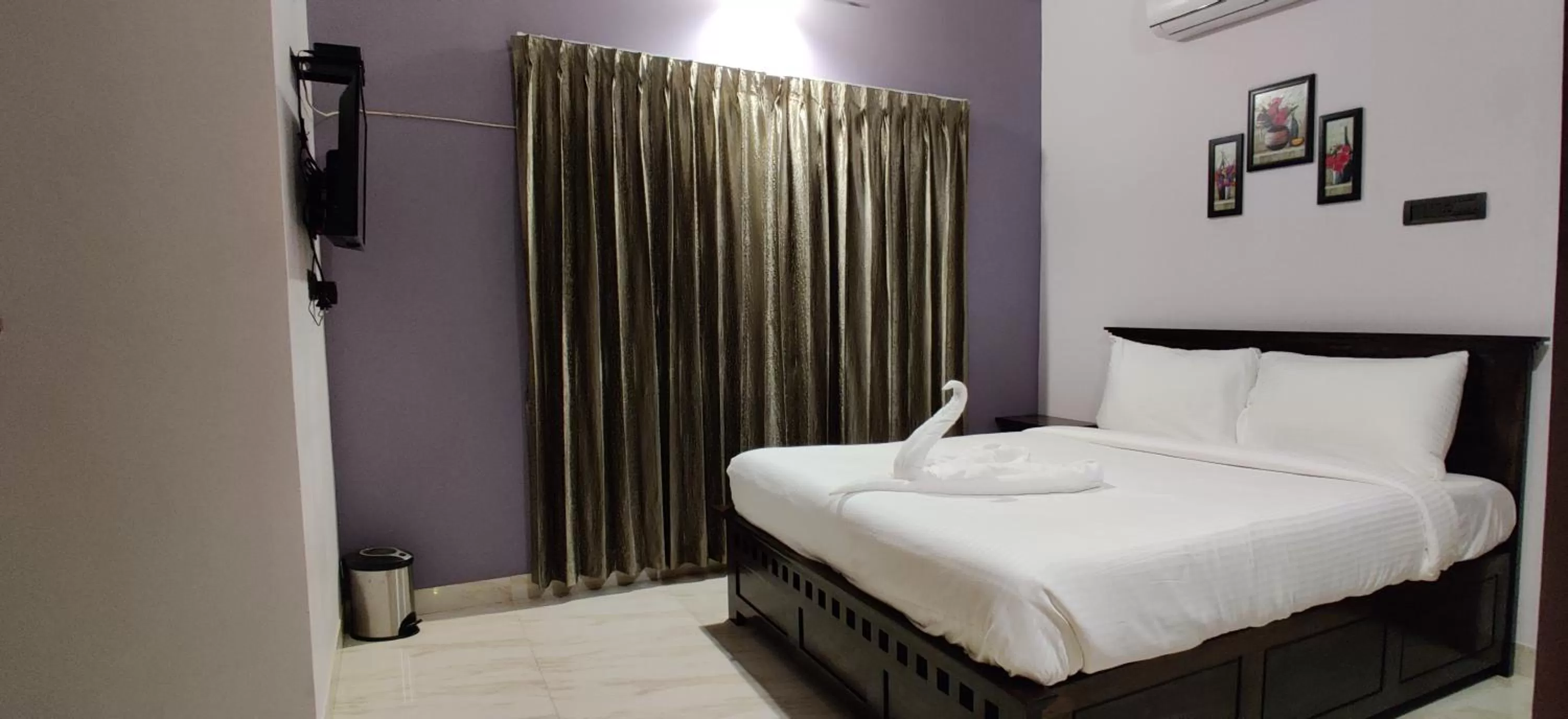 Bed in Coral Shelters Mattuthavani