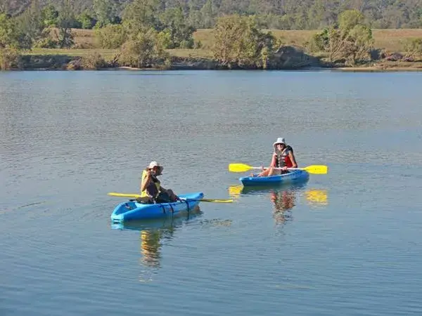 Canoeing in Clarence River Bed & Breakfast