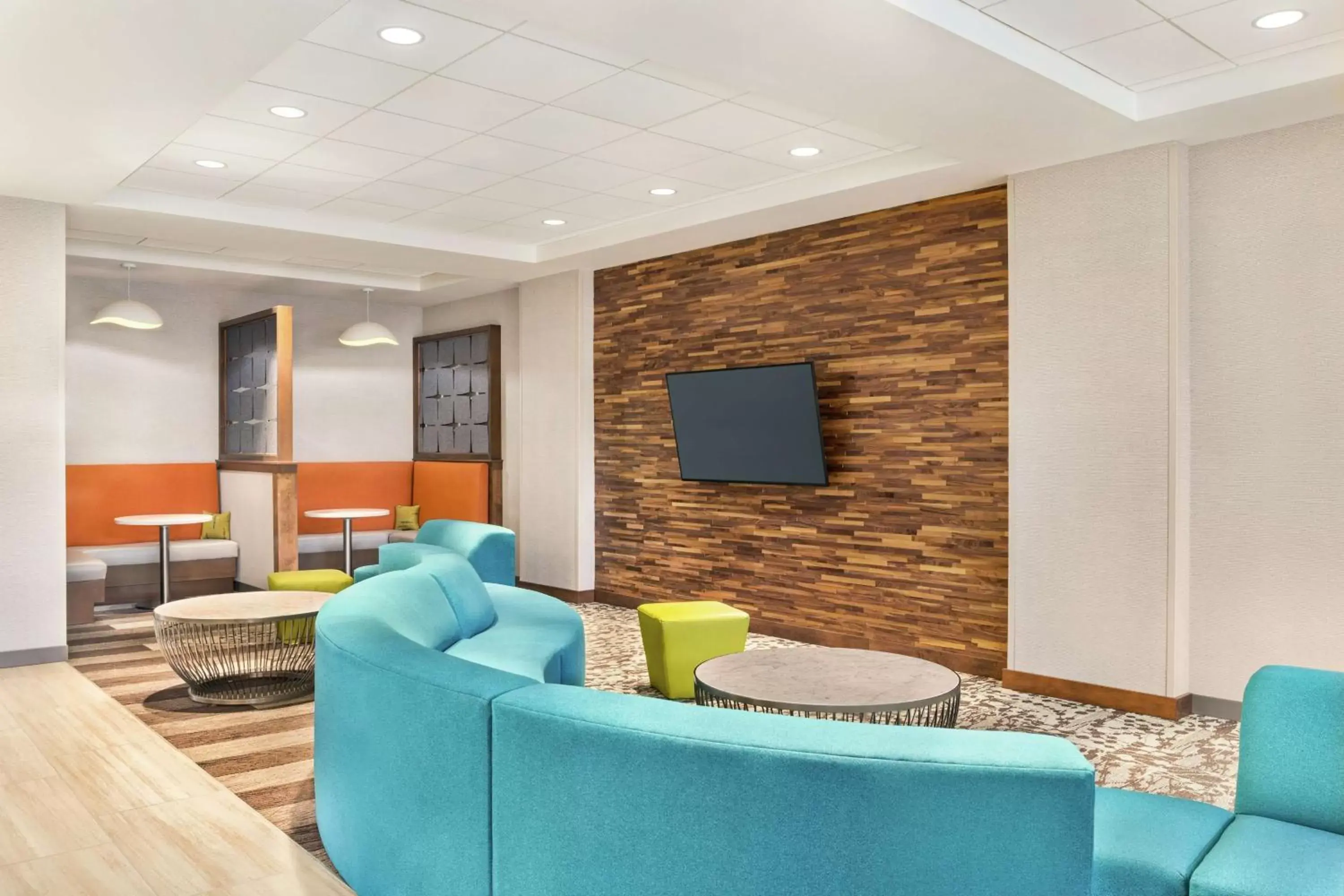 Lobby or reception, Seating Area in Hampton Inn & Suites Miami, Kendall, Executive Airport