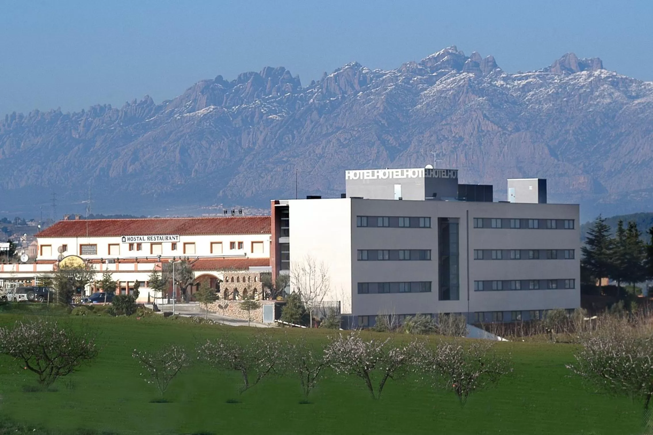 Facade/entrance, Property Building in Hotel Les Torres