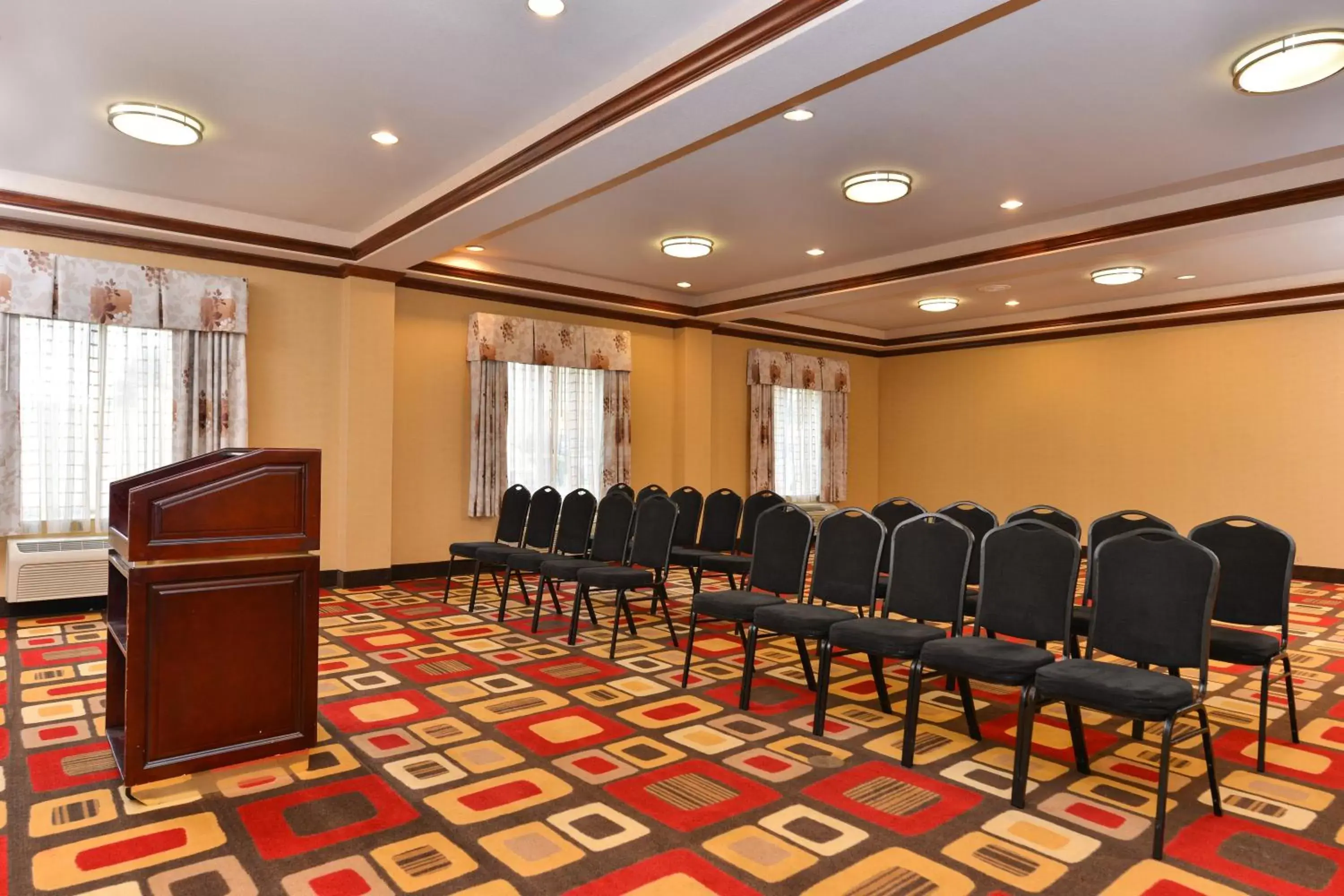 Meeting/conference room in Holiday Inn Express Hotel & Suites Sherman Highway 75, an IHG Hotel