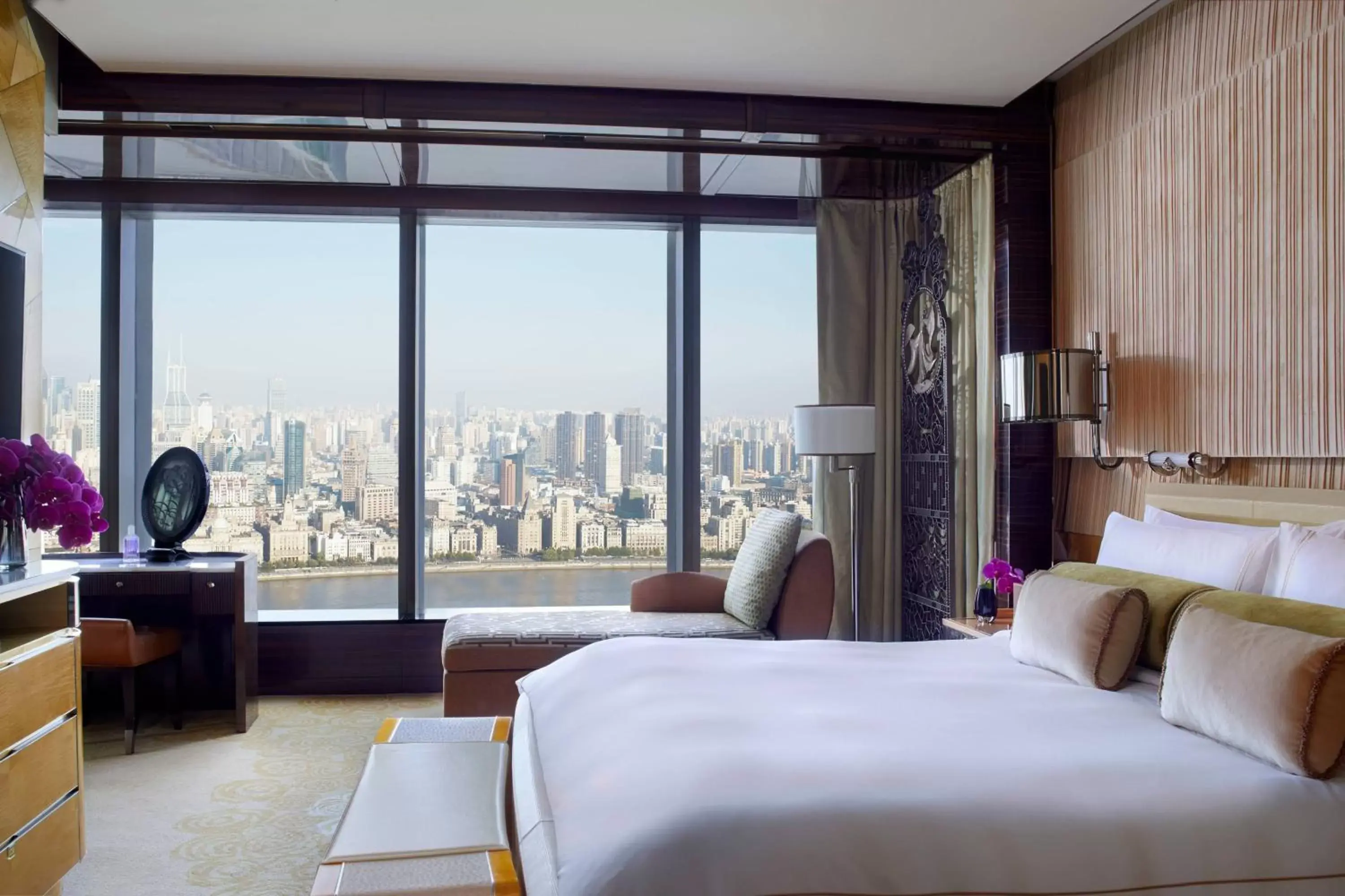 Bedroom in The Ritz-Carlton Shanghai, Pudong