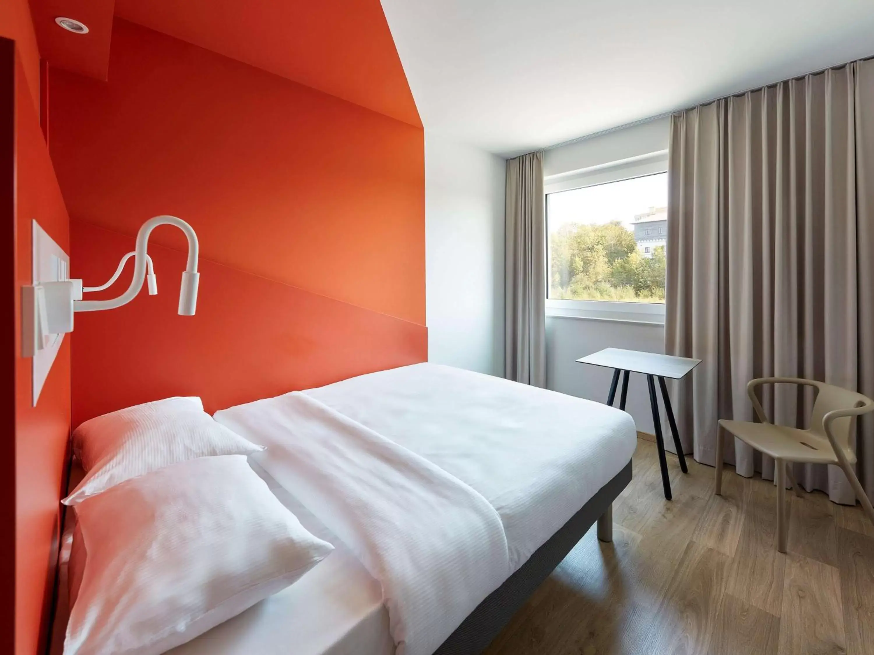 Photo of the whole room, Bed in ibis budget Bayreuth Photo of the whole room, Bed in ibis budget Bayreuth