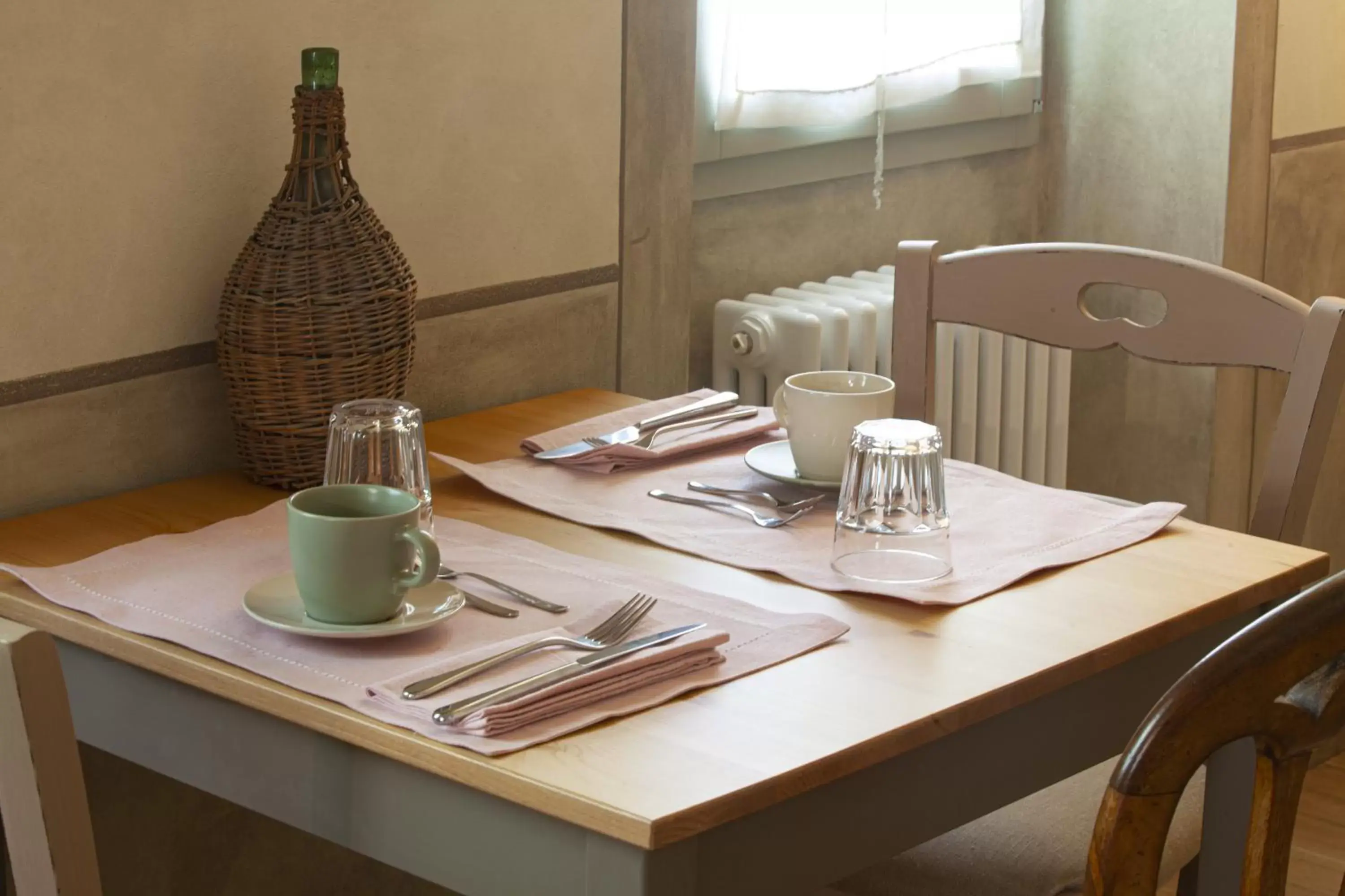 Dining area, Restaurant/Places to Eat in B&B SASSO DI ROCCA