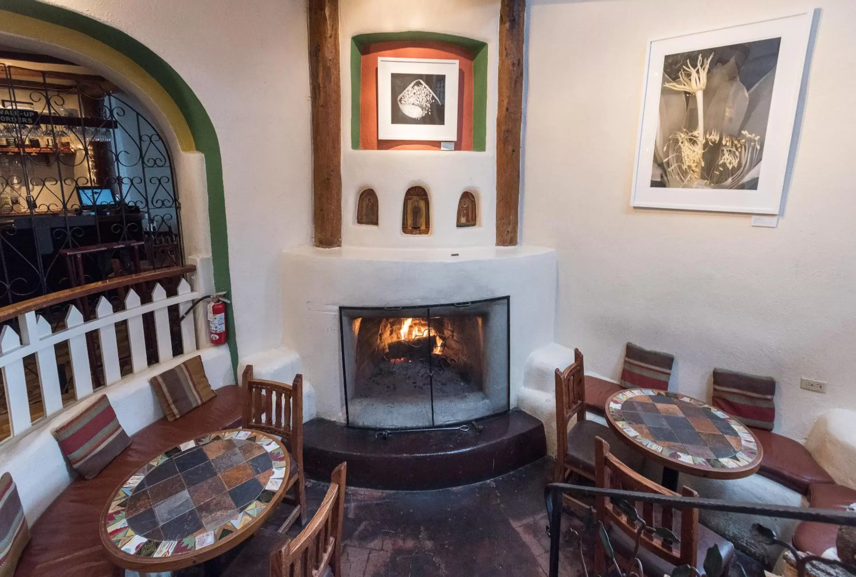 Restaurant/places to eat, Seating Area in The Historic Taos Inn