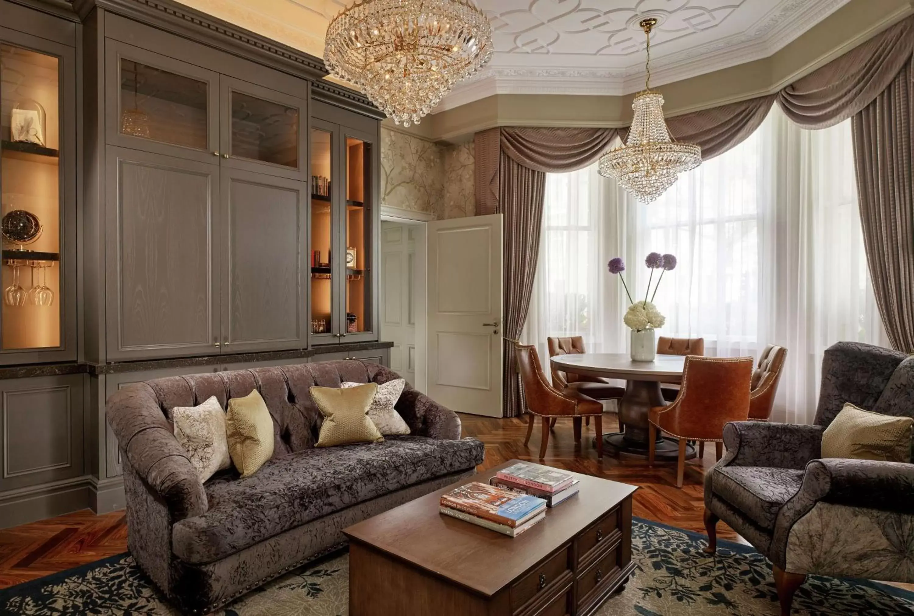 Living room, Seating Area in 100 Queen’s Gate Hotel London, Curio Collection by Hilton