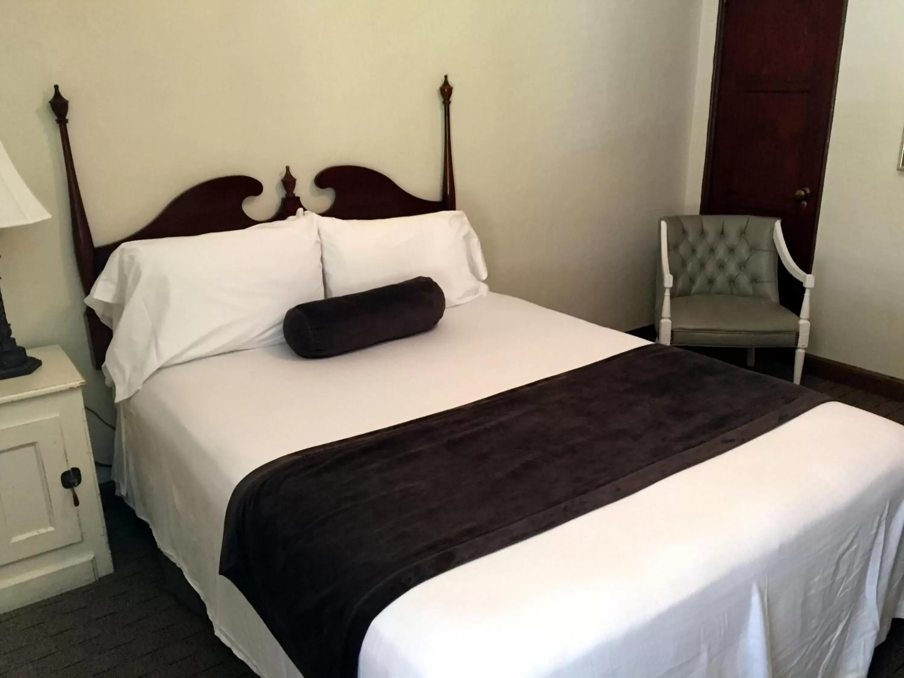 Bedroom, Bed in Boulder Dam Hotel