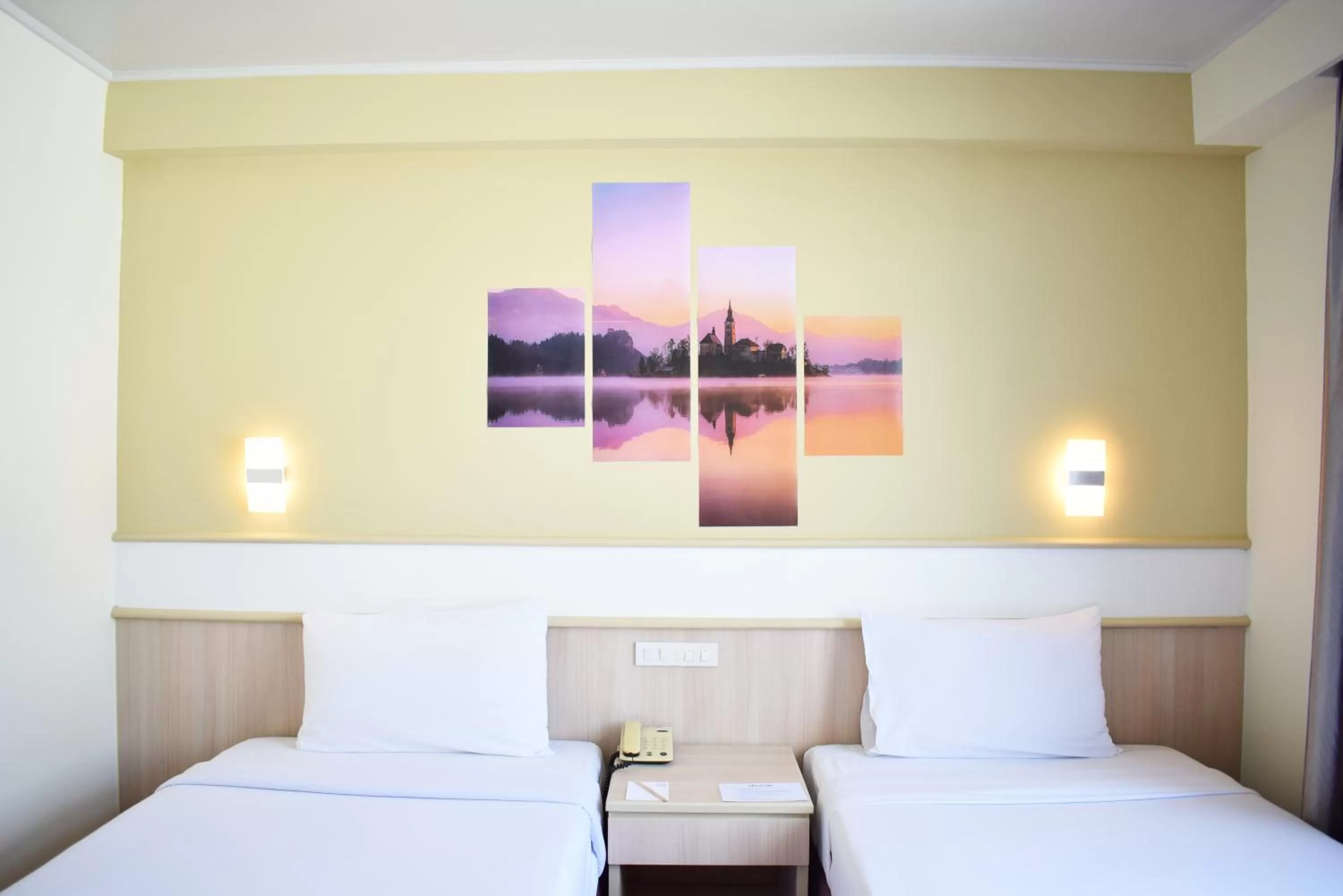 Bed in Trang Hotel Bangkok - SHA Plus